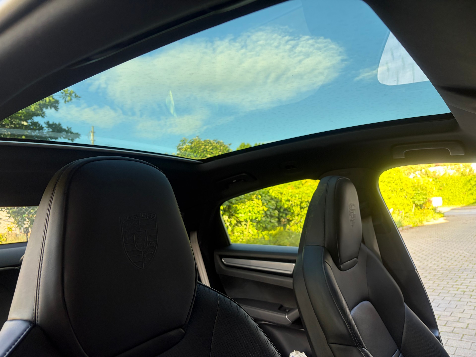 PORSCHE 3.0 V6 E-Hybrid Coupé Platinum Edition-image-9
