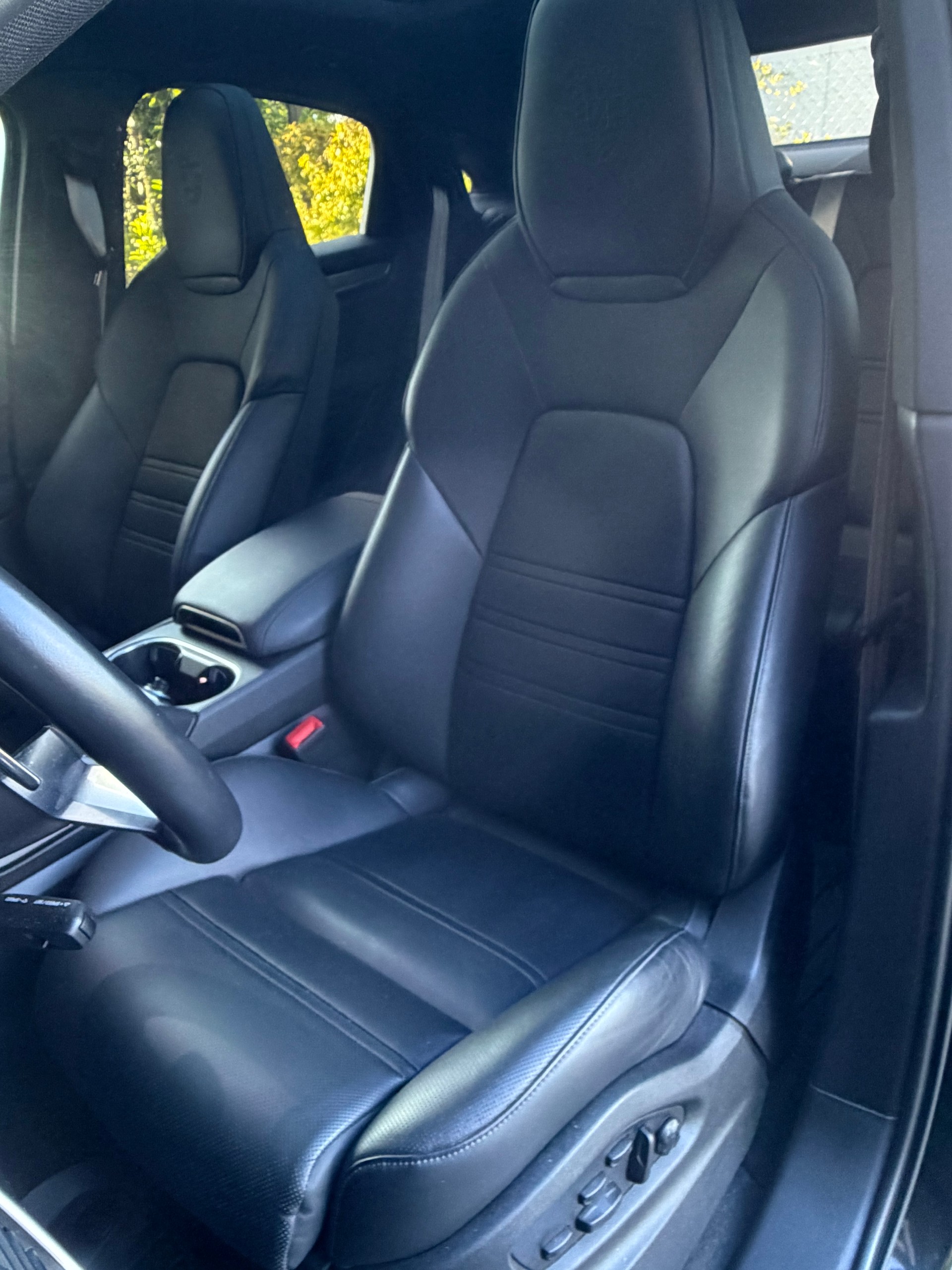 PORSCHE 3.0 V6 E-Hybrid Coupé Platinum Edition-image-5