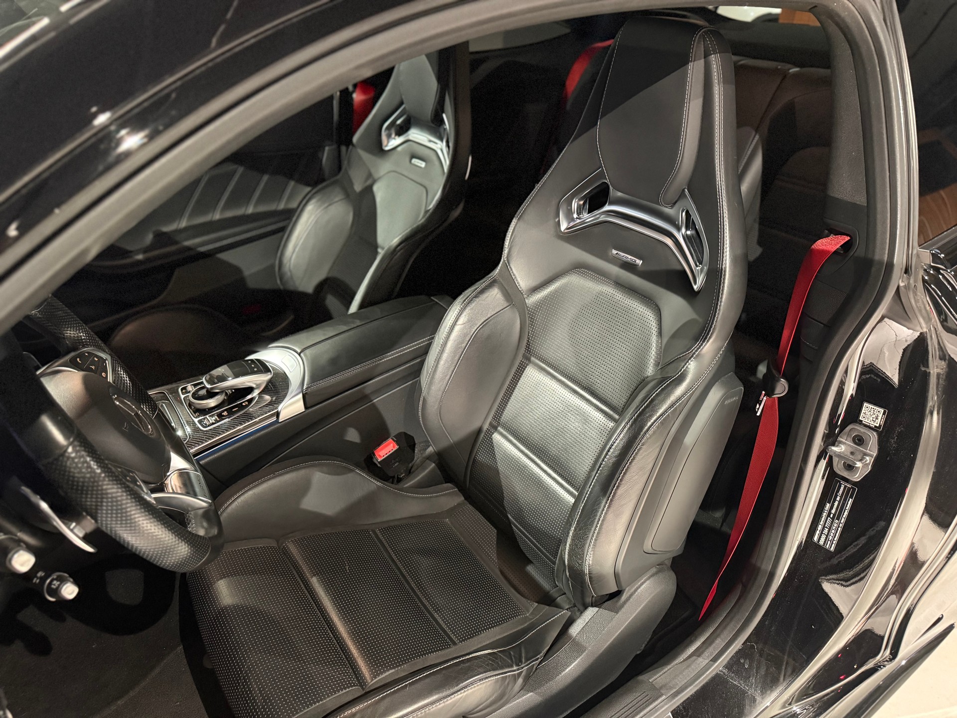 MERCEDES-BENZ C 63 AMG Speedshift-image-5