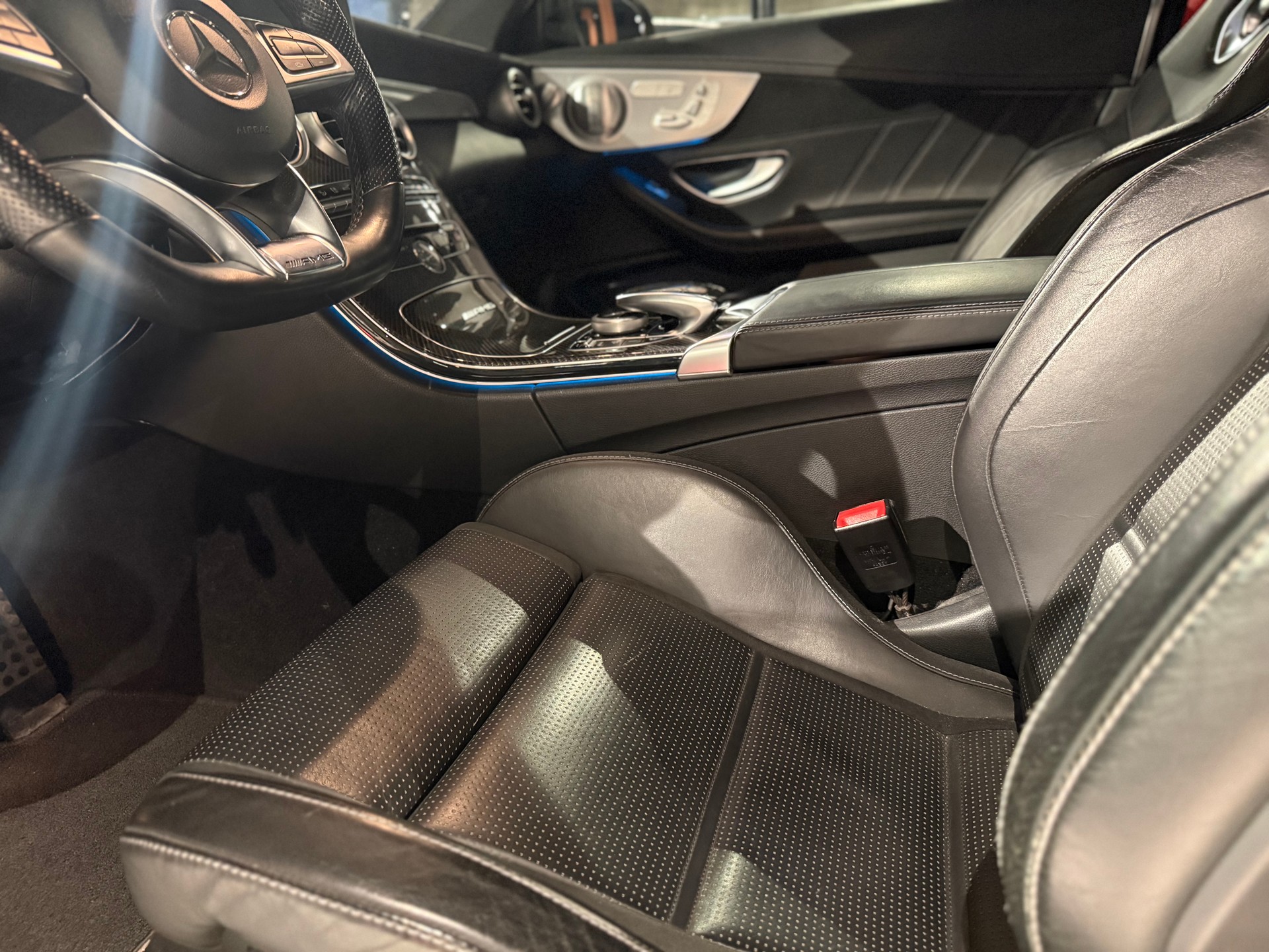 MERCEDES-BENZ C 63 AMG Speedshift-image-8