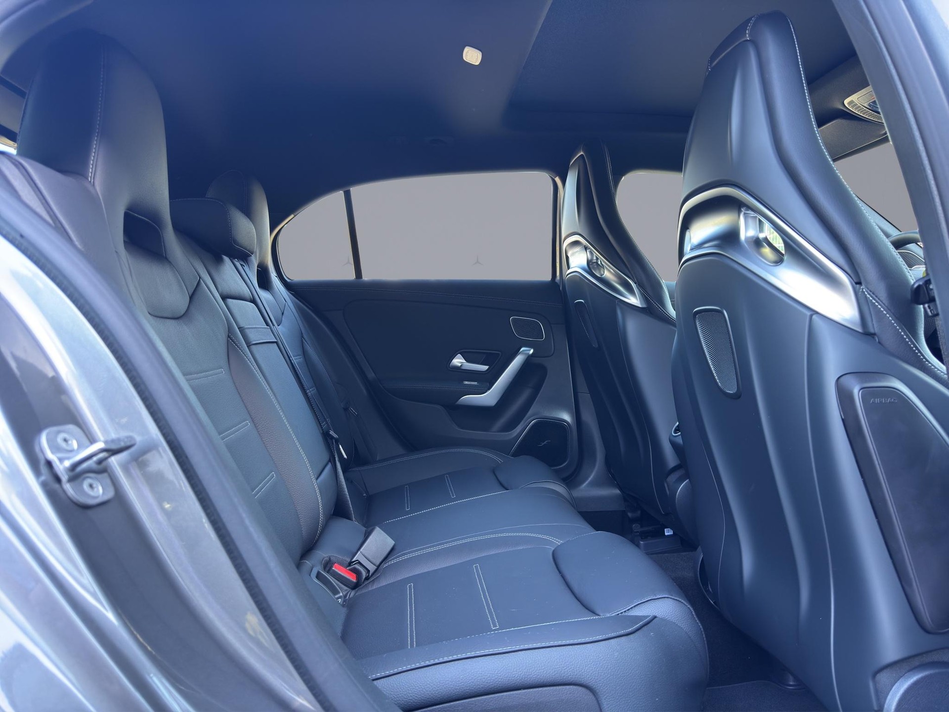 MERCEDES-BENZ A 45 S AMG 4matic+-image-16