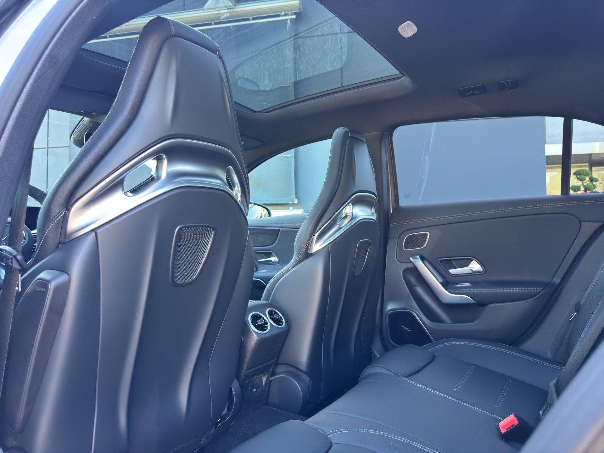 MERCEDES-BENZ A 45 S AMG 4matic+-image-18