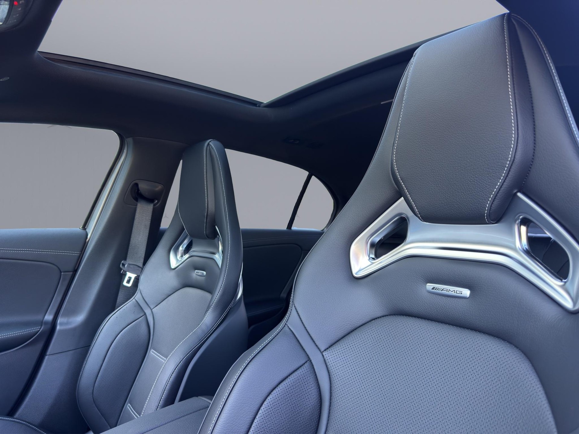 MERCEDES-BENZ A 45 S AMG 4matic+-image-17