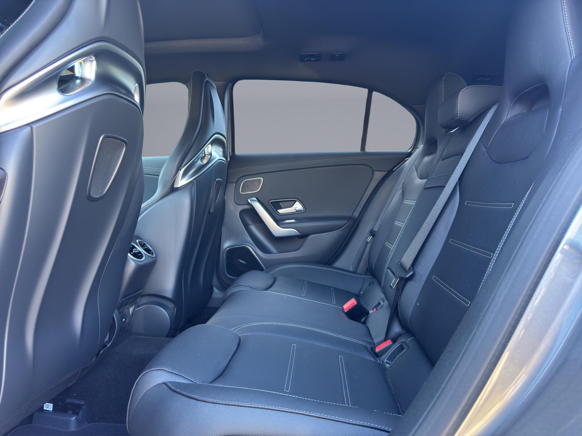 MERCEDES-BENZ A 45 S AMG 4matic+-image-11