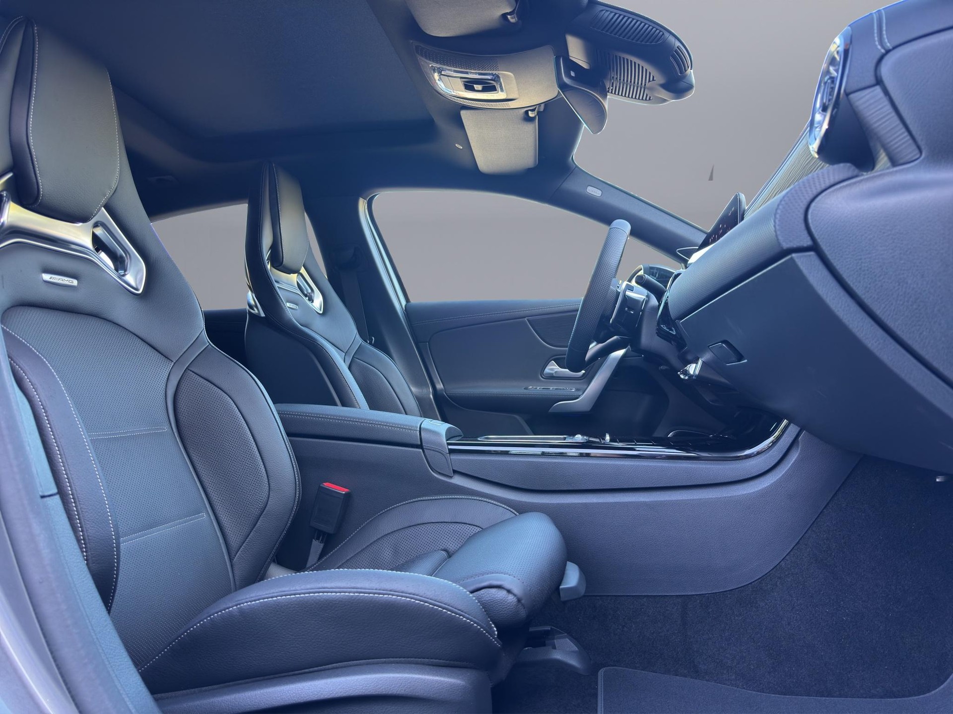 MERCEDES-BENZ A 45 S AMG 4matic+-image-15