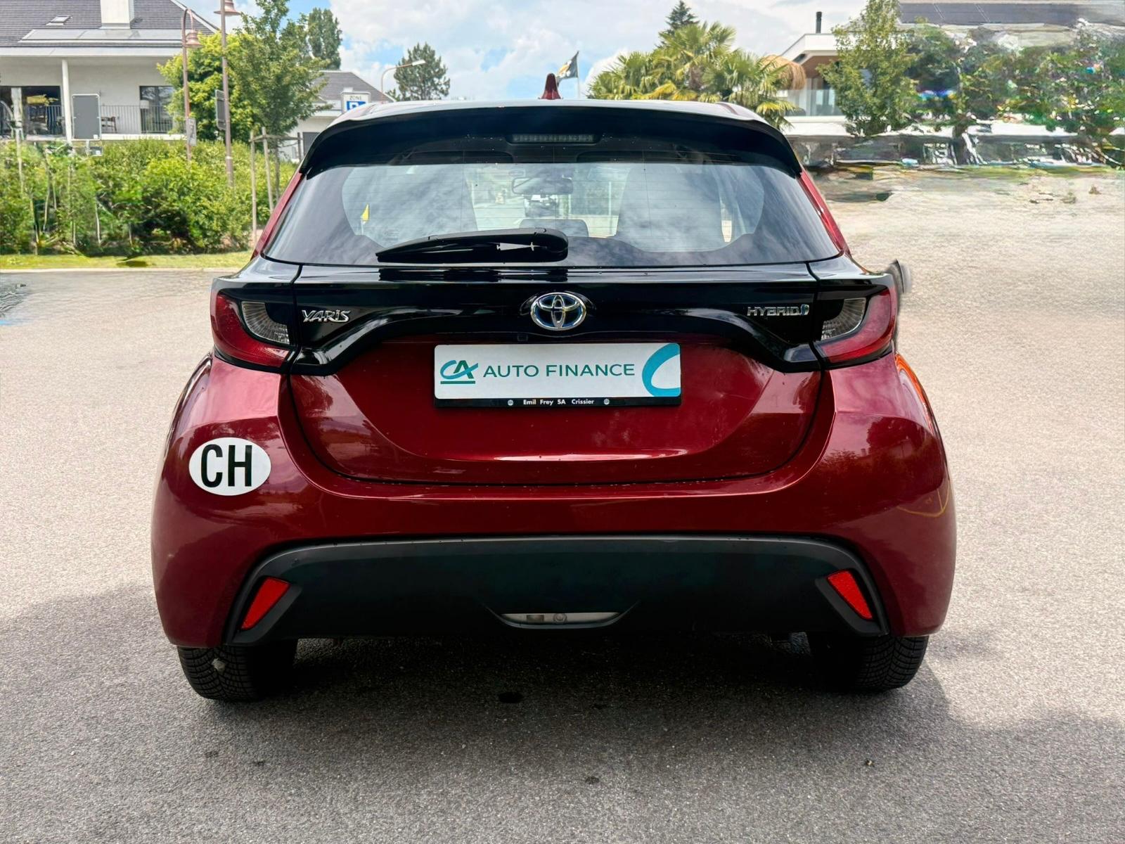 TOYOTA Yaris 1.5 Style e-CVT-image-3