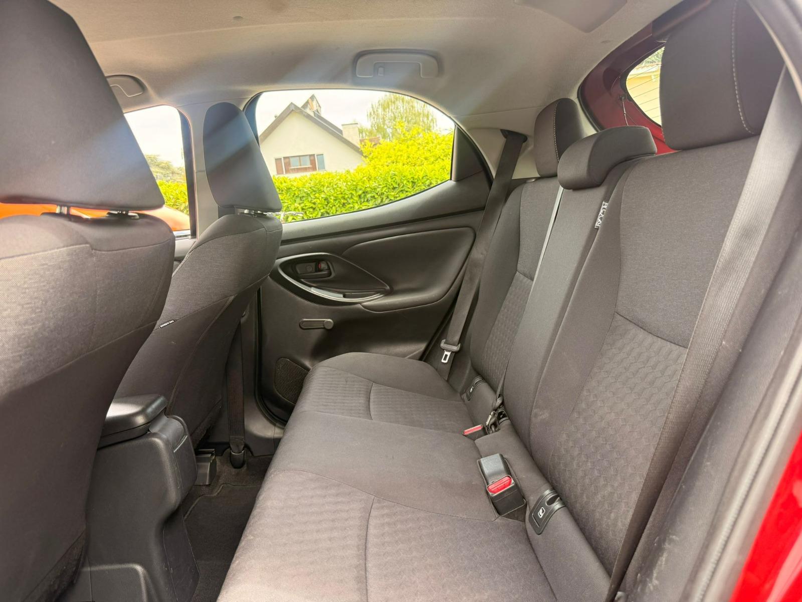 TOYOTA Yaris 1.5 Style e-CVT-image-16