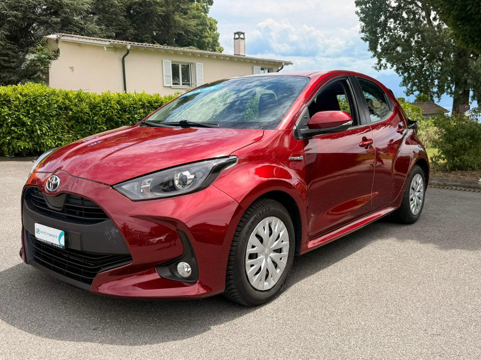 TOYOTA Yaris 1.5 Style e-CVT-image-1