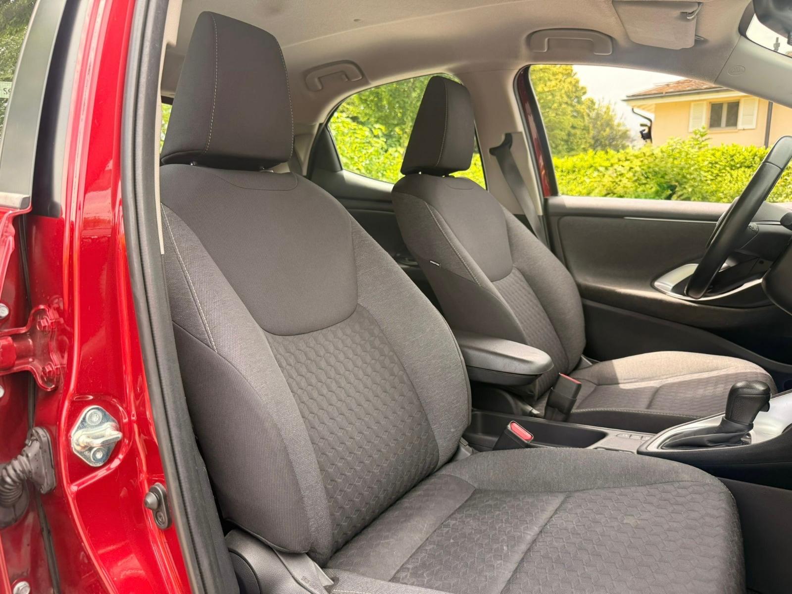 TOYOTA Yaris 1.5 Style e-CVT-image-17