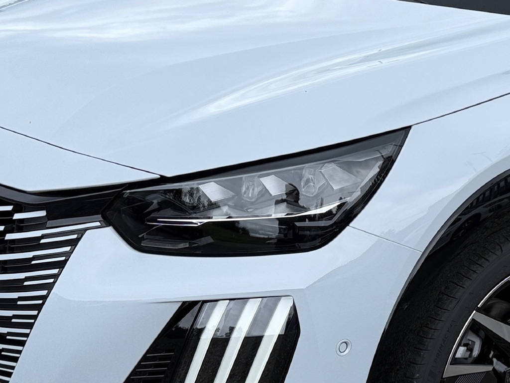 PEUGEOT 208 Hybrid 145 e-DCS6 GT-image-2
