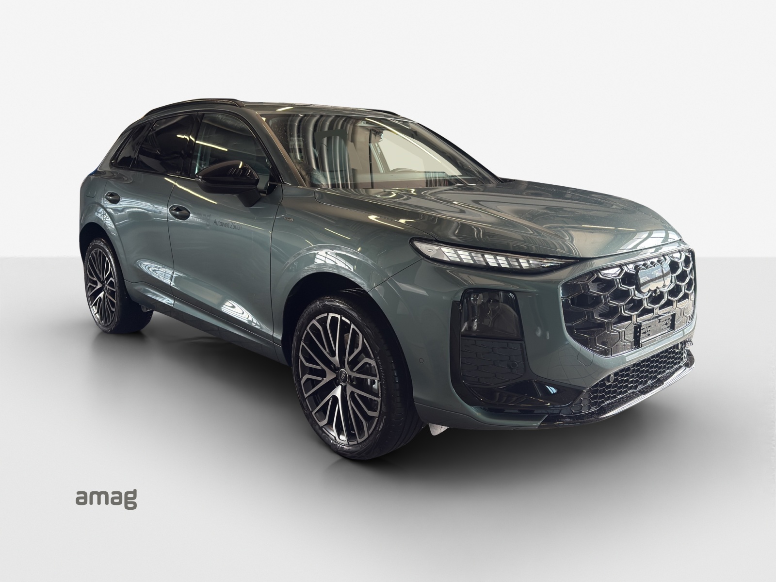 AUDI Q3 SUV e-hybrid 200 kW S tronig-image-5