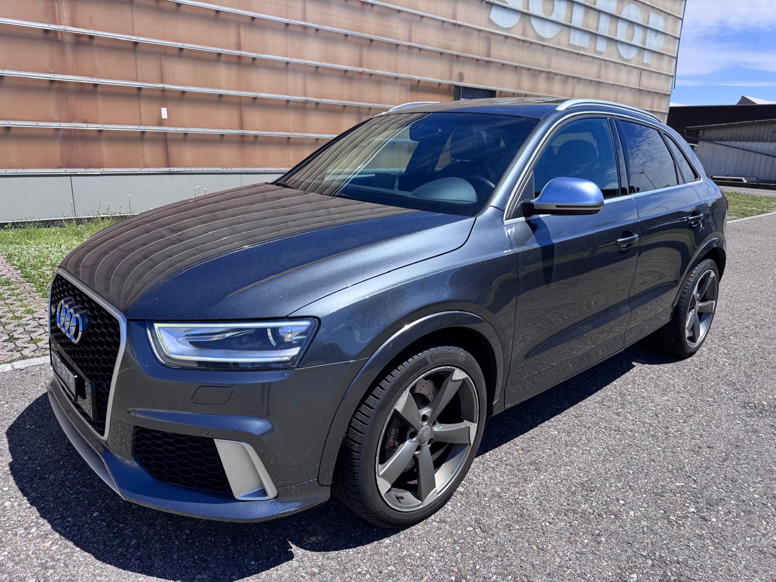 AUDI RS Q3 2.5 TFSI quattro S-tronic-image-2