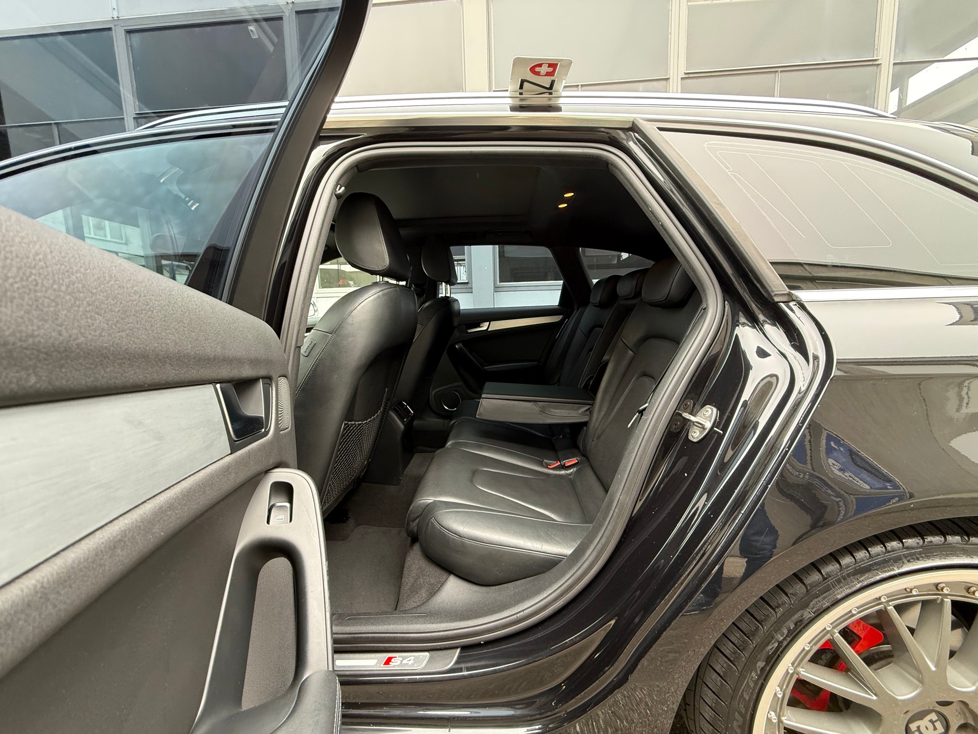 AUDI S4 Avant 3.0 TFSI quattro S-tronic *CH Fahrzeug *APR Ansaugrohr *Sportfilter *CarPlay *Rückfahrkamera *Spurwechsel Assist.-image-9