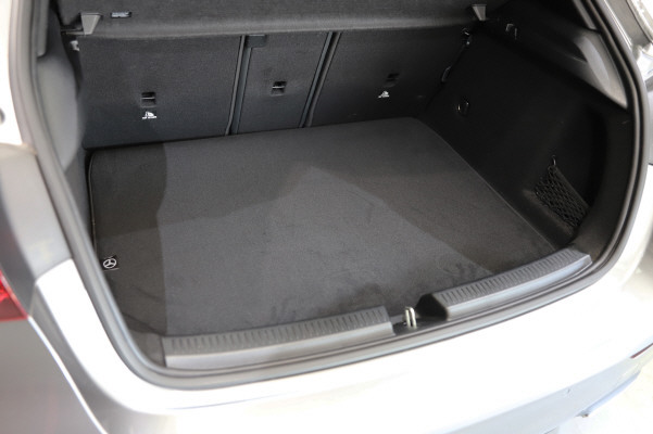 MERCEDES-BENZ A 200 7G-DCT-image-11