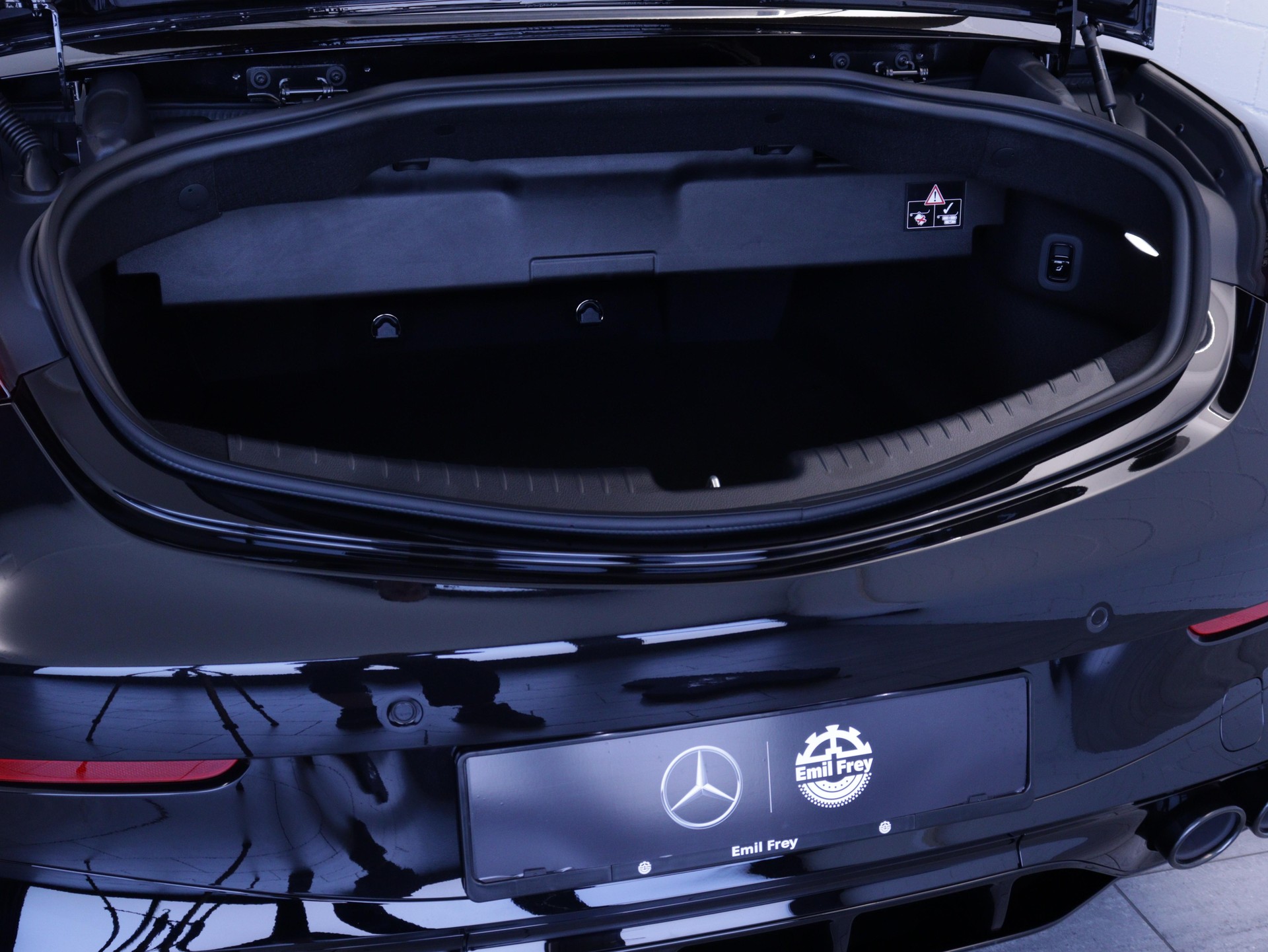 MERCEDES-BENZ CLE 53 AMG 4matic+ Cabriolet-image-15