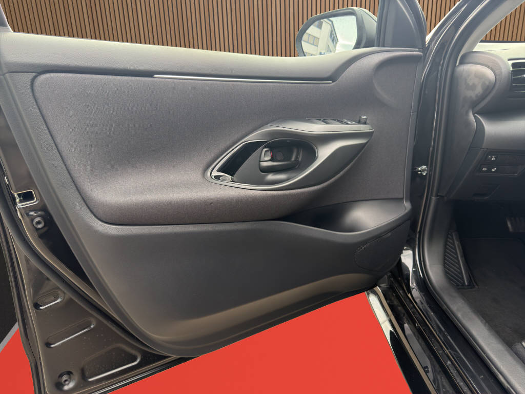 TOYOTA Yaris 1.5 VVT-i HSD Comfort Sport-image-20
