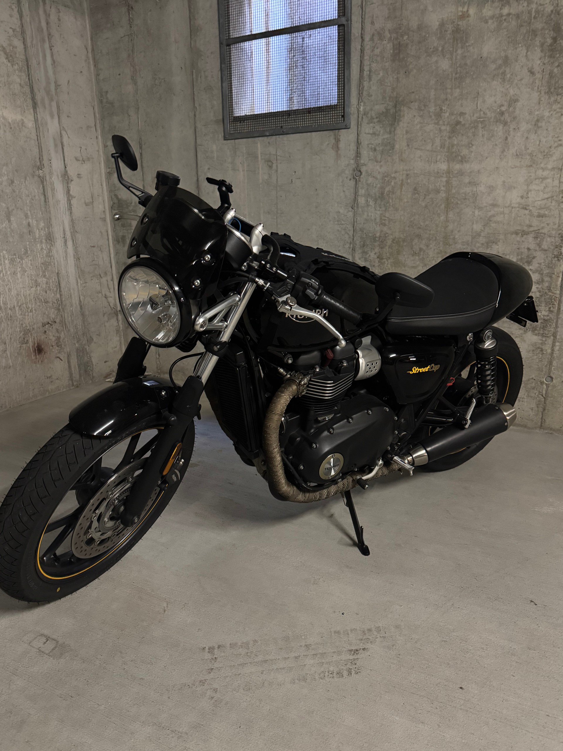 TRIUMPH Street Cup 900 (35KW)-image-1