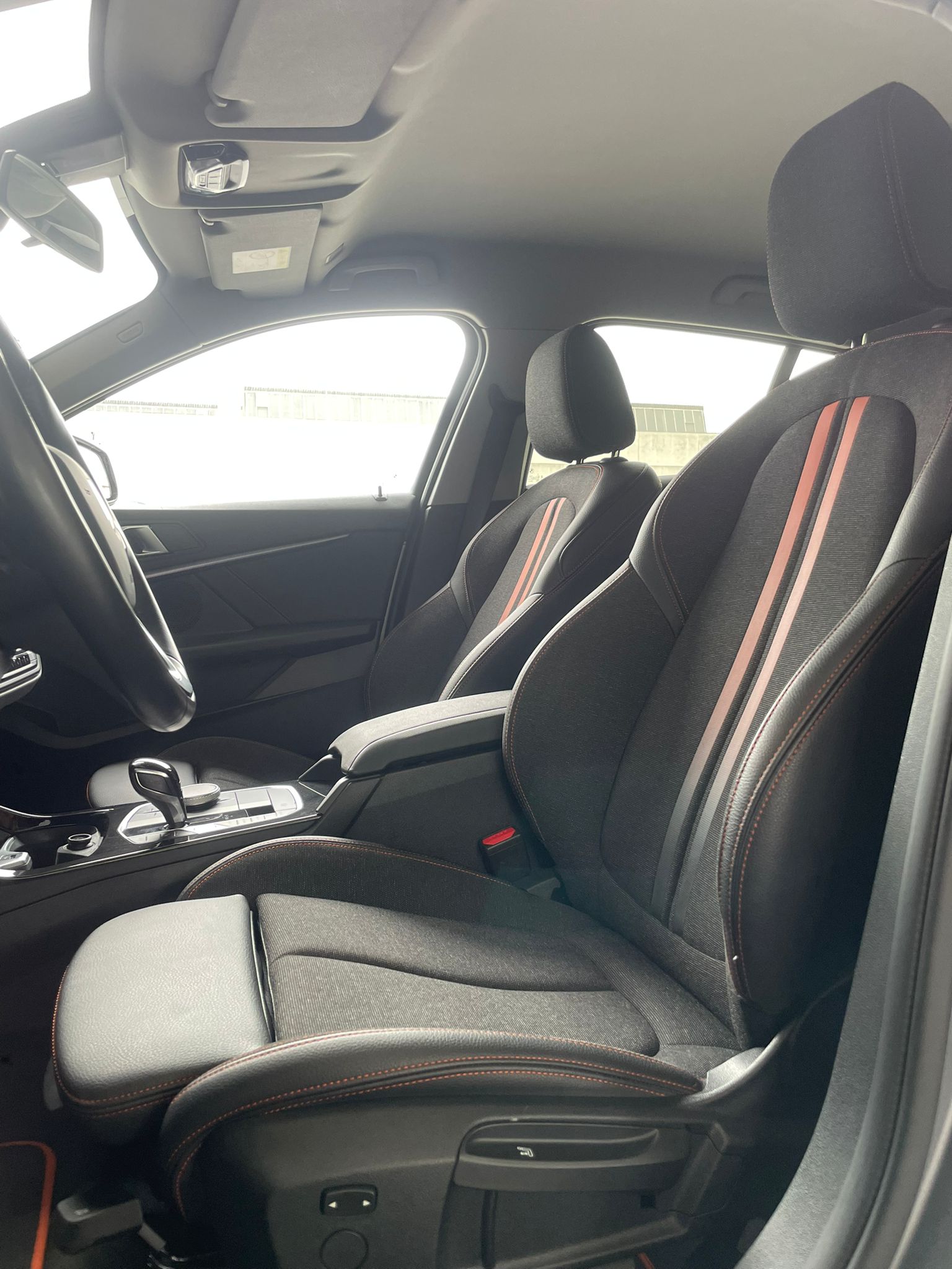 BMW 118i-image-5