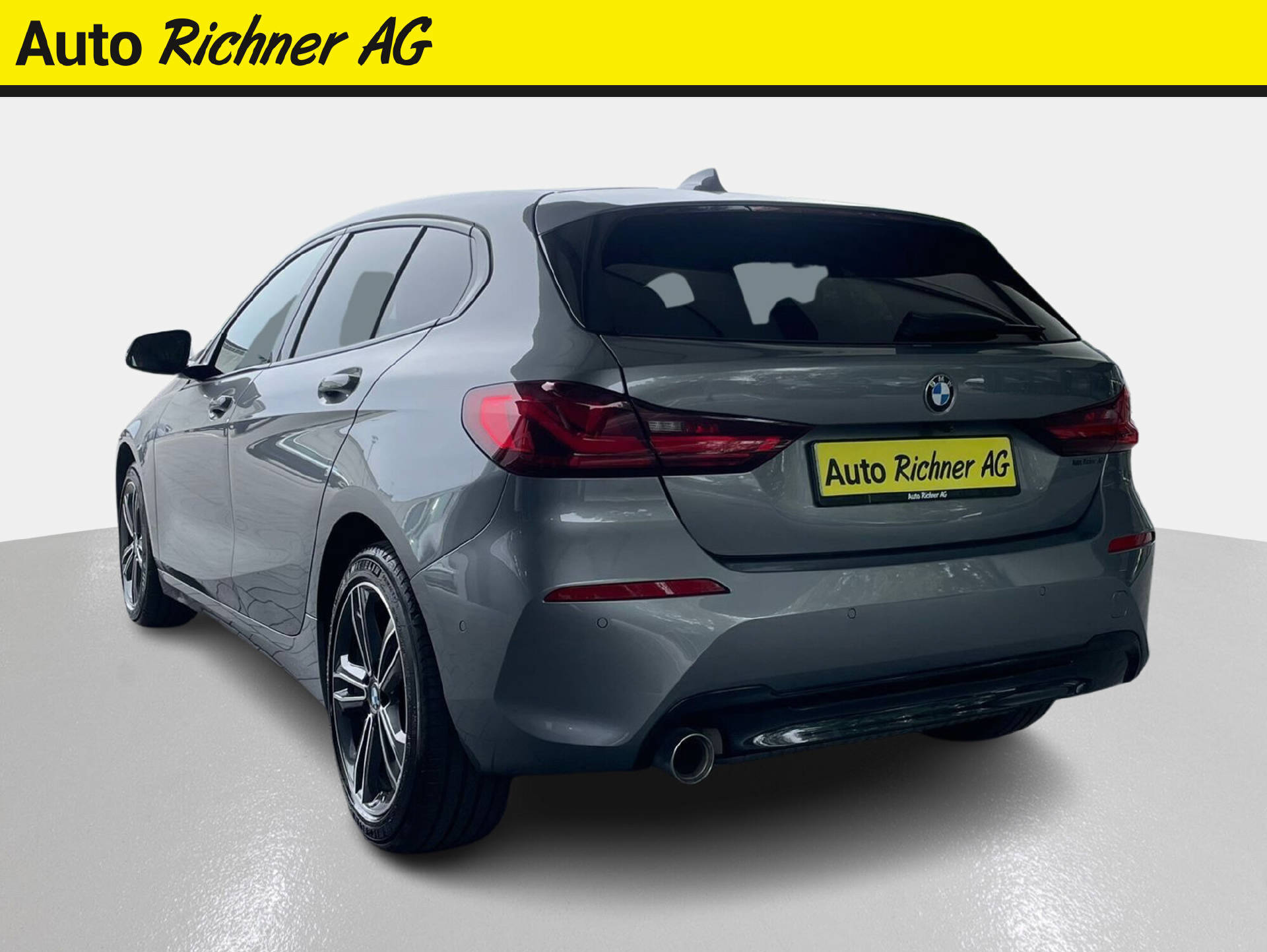 BMW 118i-image-4