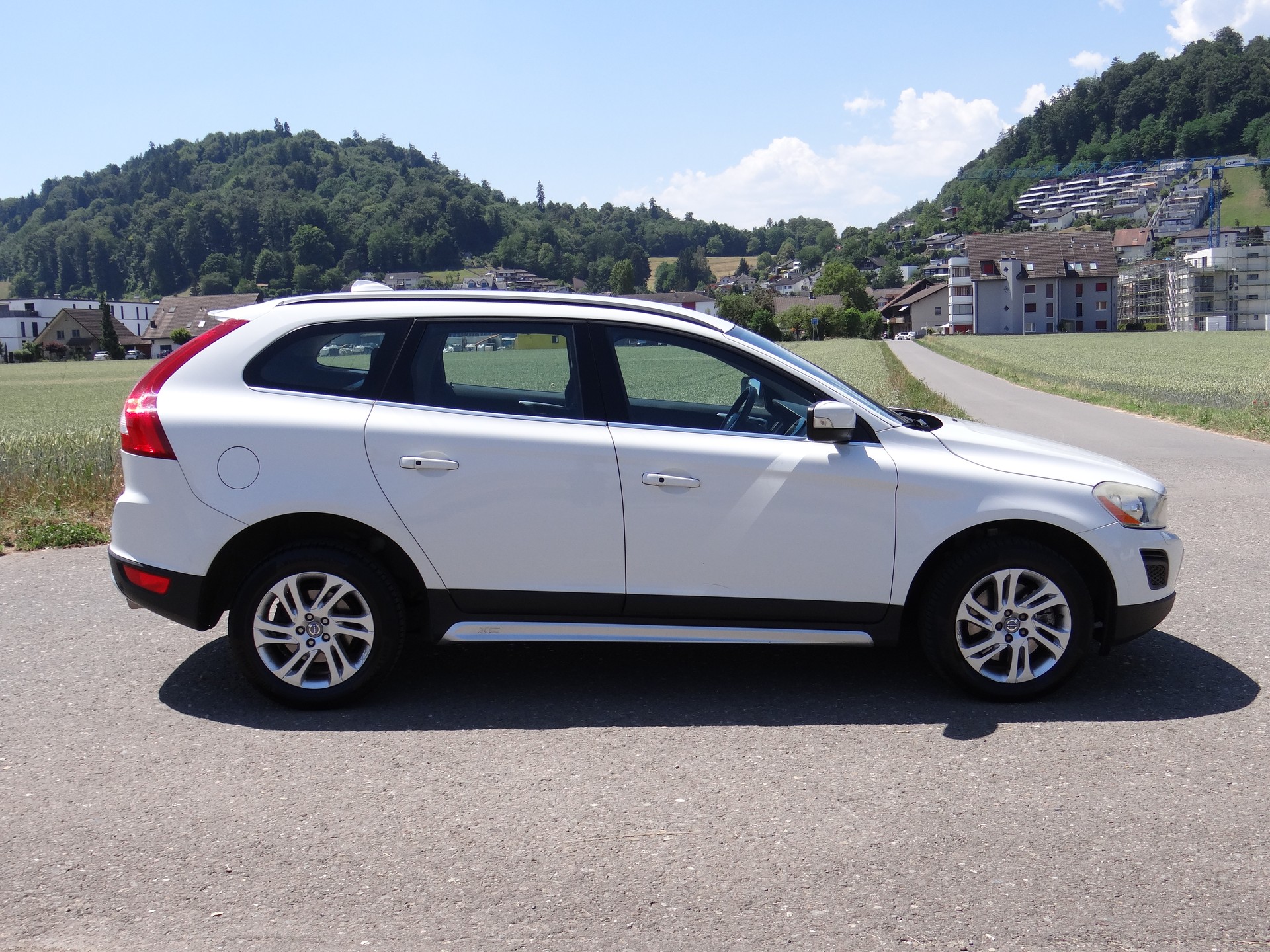 VOLVO XC60 D3 AWD Momentum Geartronic-image-4