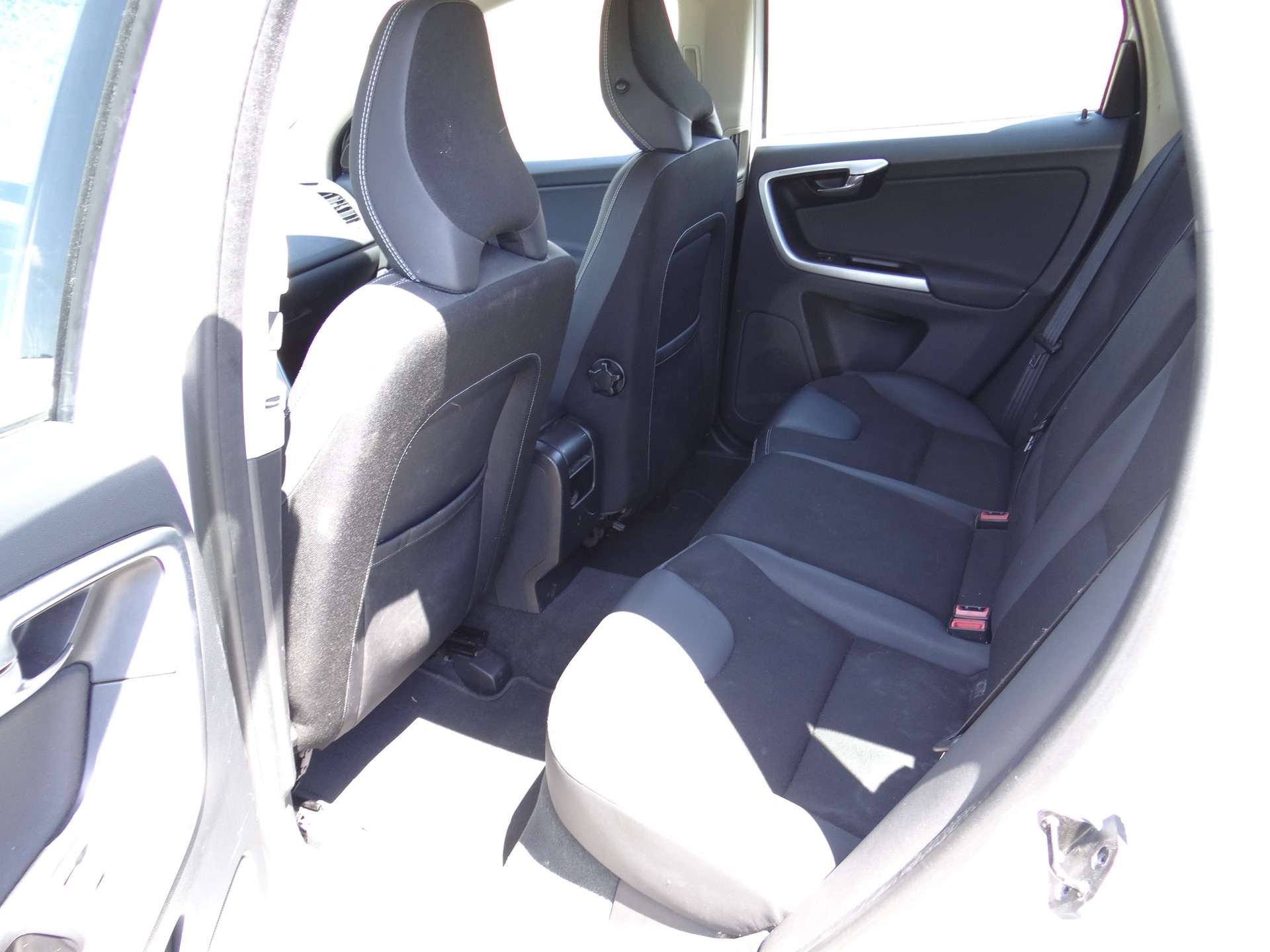 VOLVO XC60 D3 AWD Momentum Geartronic-image-8