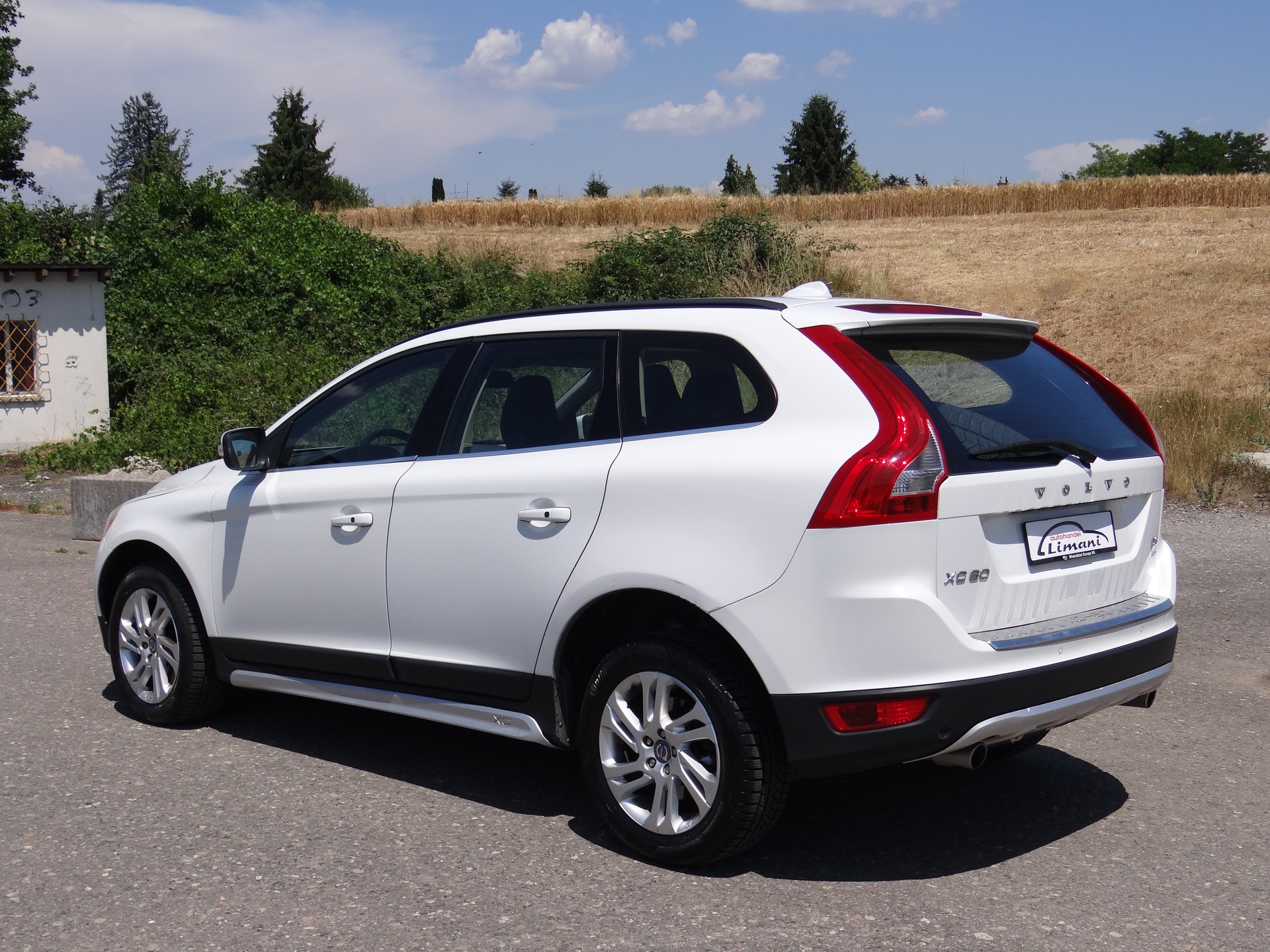 VOLVO XC60 D3 AWD Momentum Geartronic-image-6