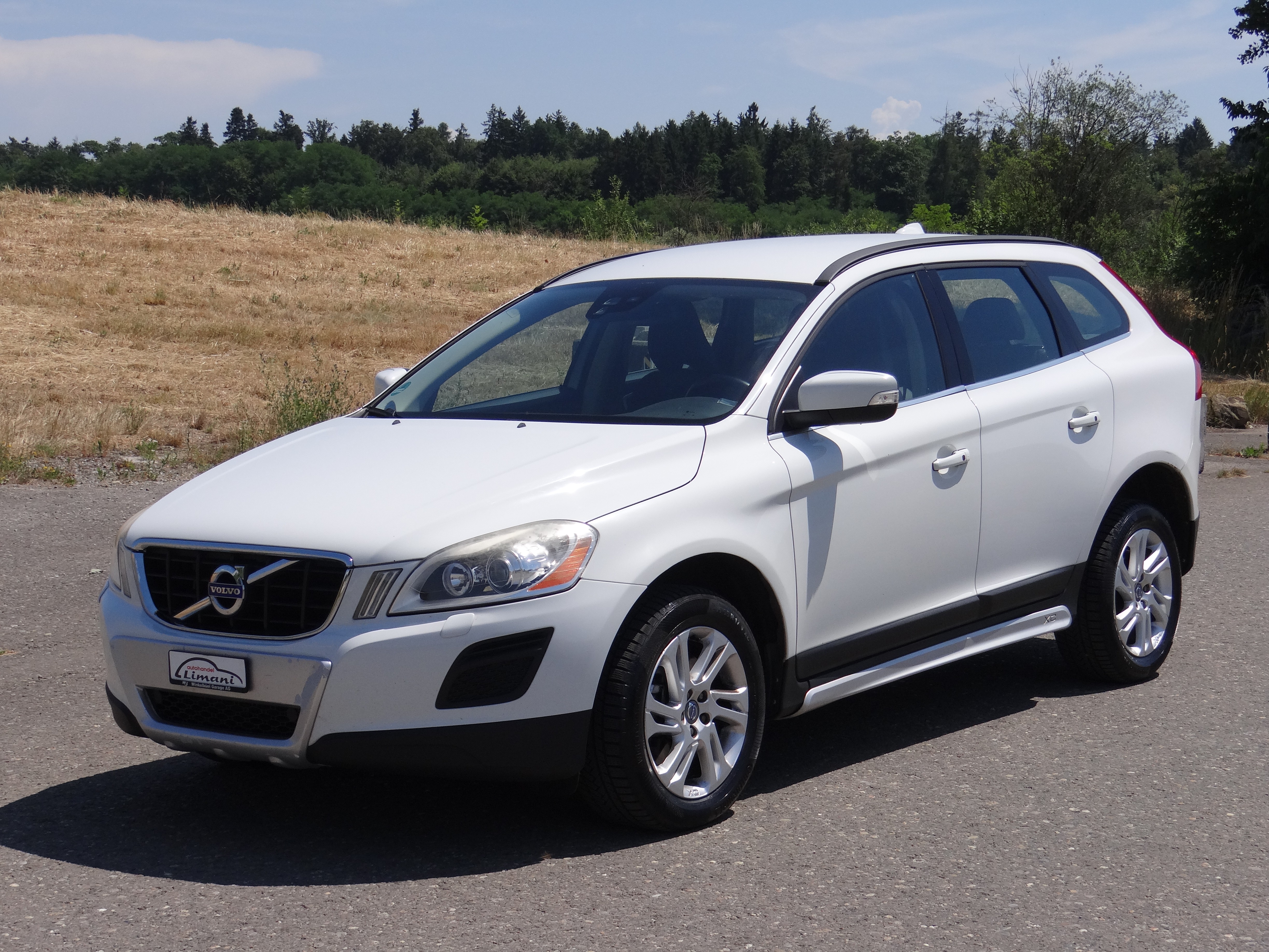 VOLVO XC60 D3 AWD Momentum Geartronic — slika 2