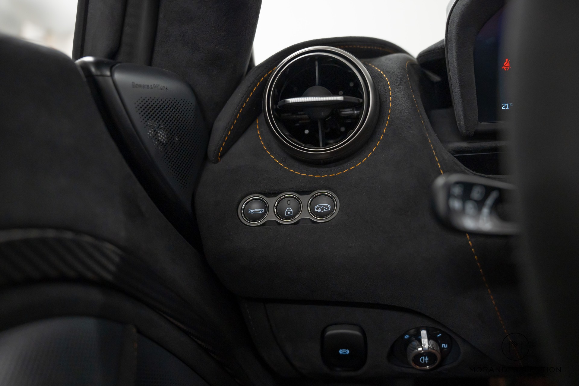 McLAREN 765 LT Spider 4.0 V8 SSG-image-30