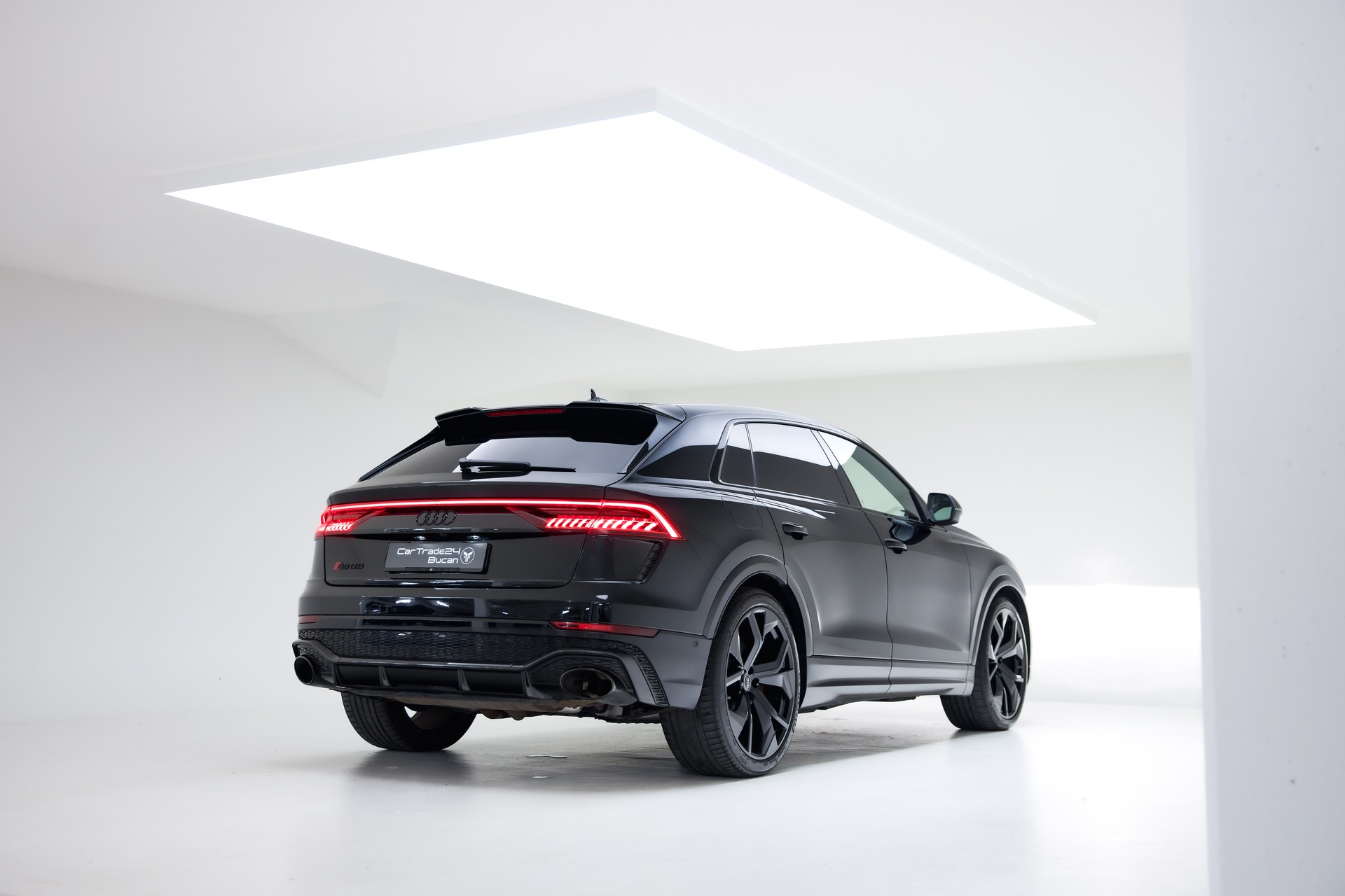 AUDI RSQ8 quattro tiptronic-image-1