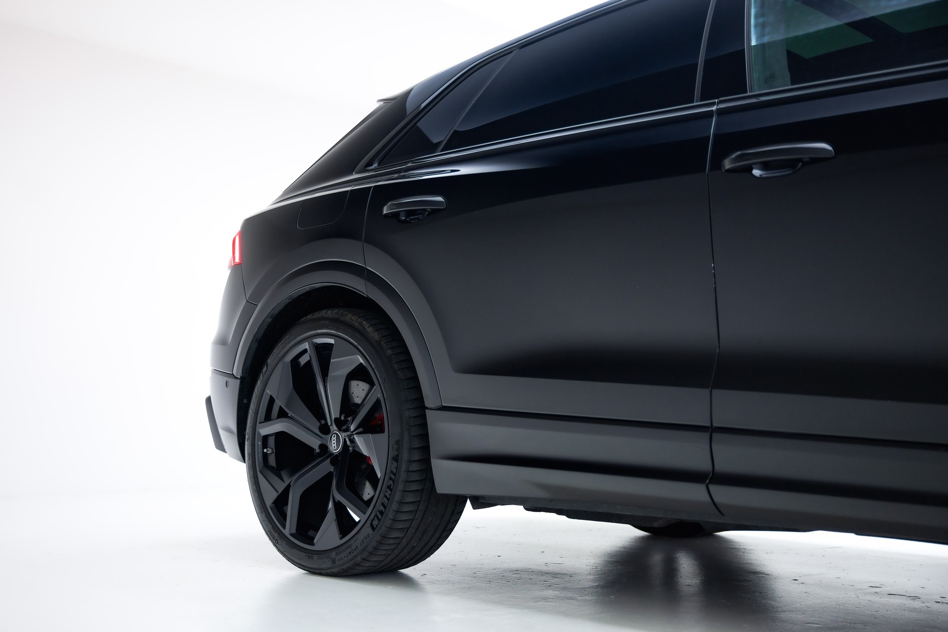 AUDI RSQ8 quattro tiptronic-image-14