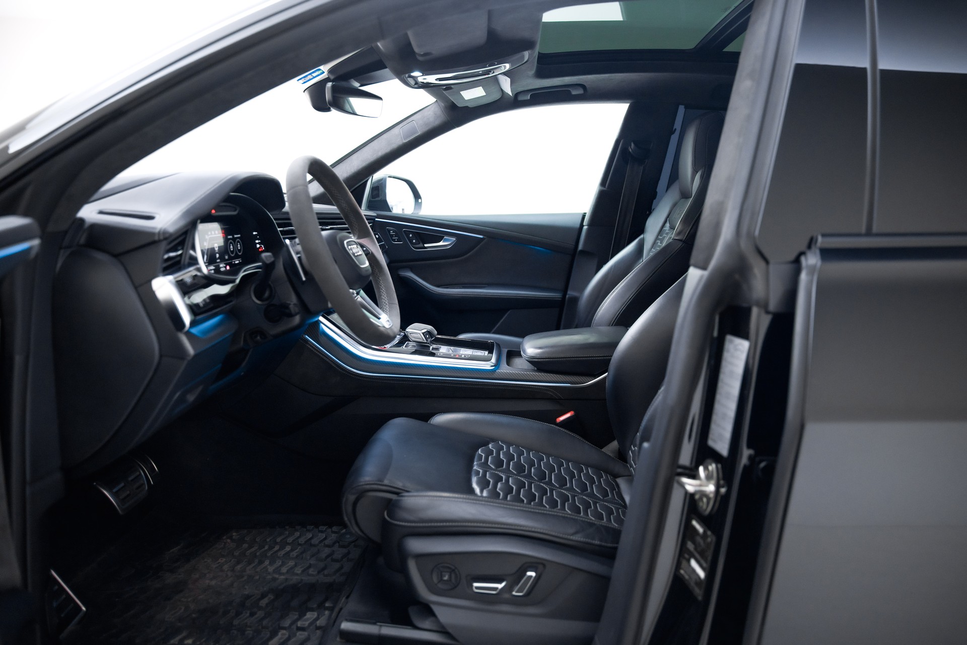 AUDI RSQ8 quattro tiptronic-image-19