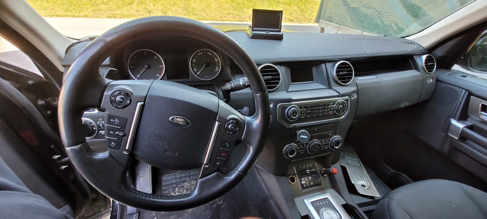 LAND ROVER Discovery 3.0 TDV6 HSE Automatic-image-7