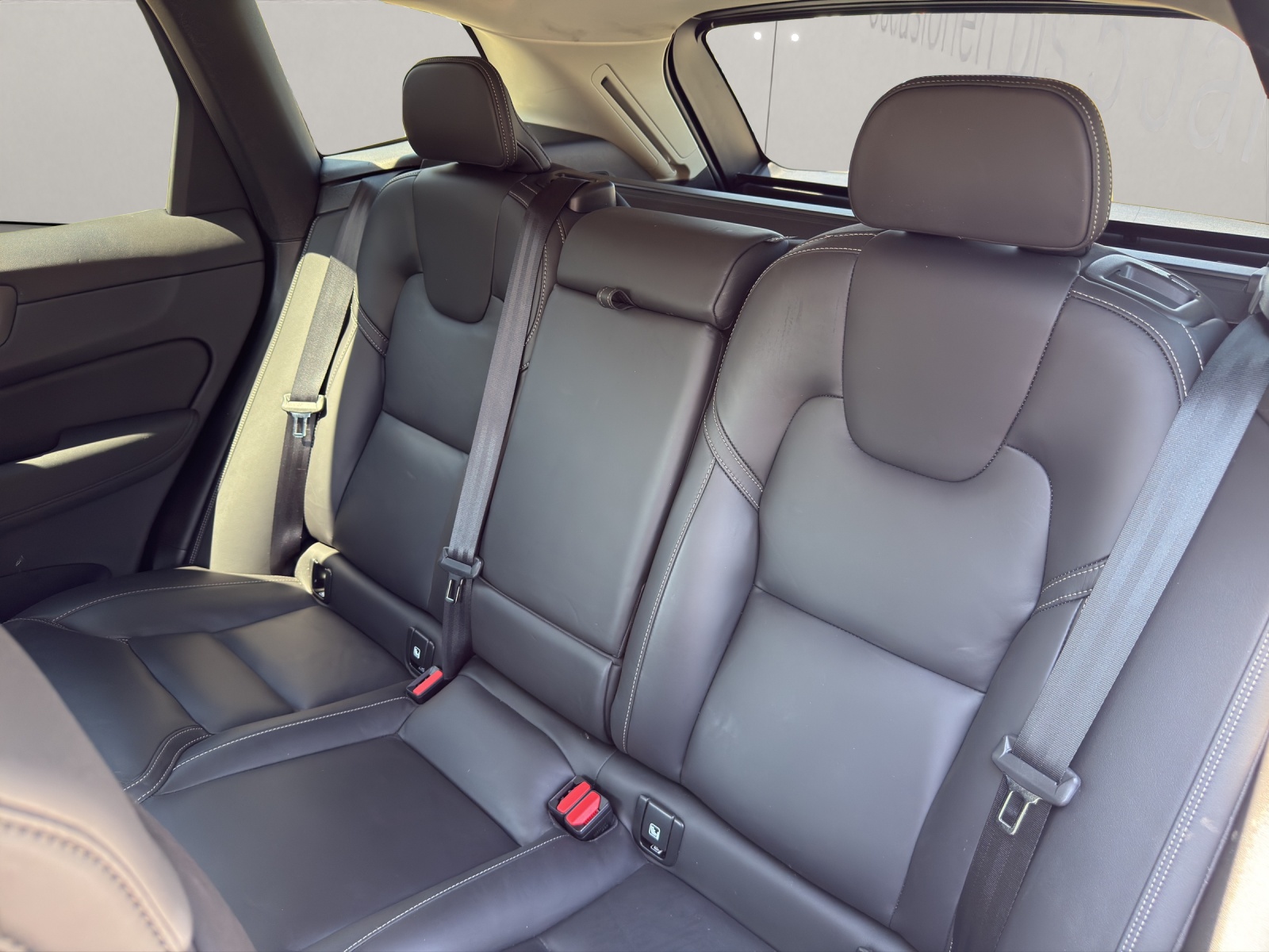 VOLVO XC60 2.0 B5 MH Plus Dark AWD-image-10