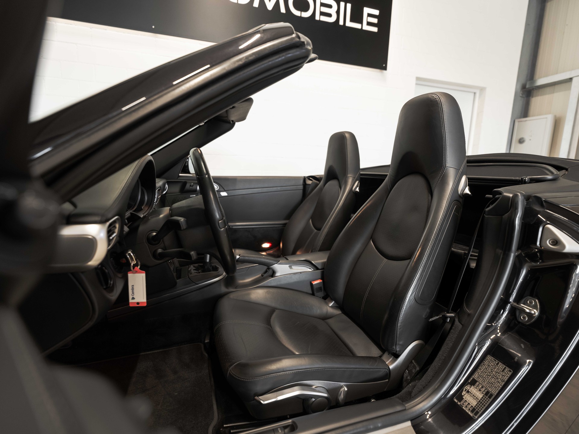 PORSCHE 911 Cabrio Carrera 4S-image-26
