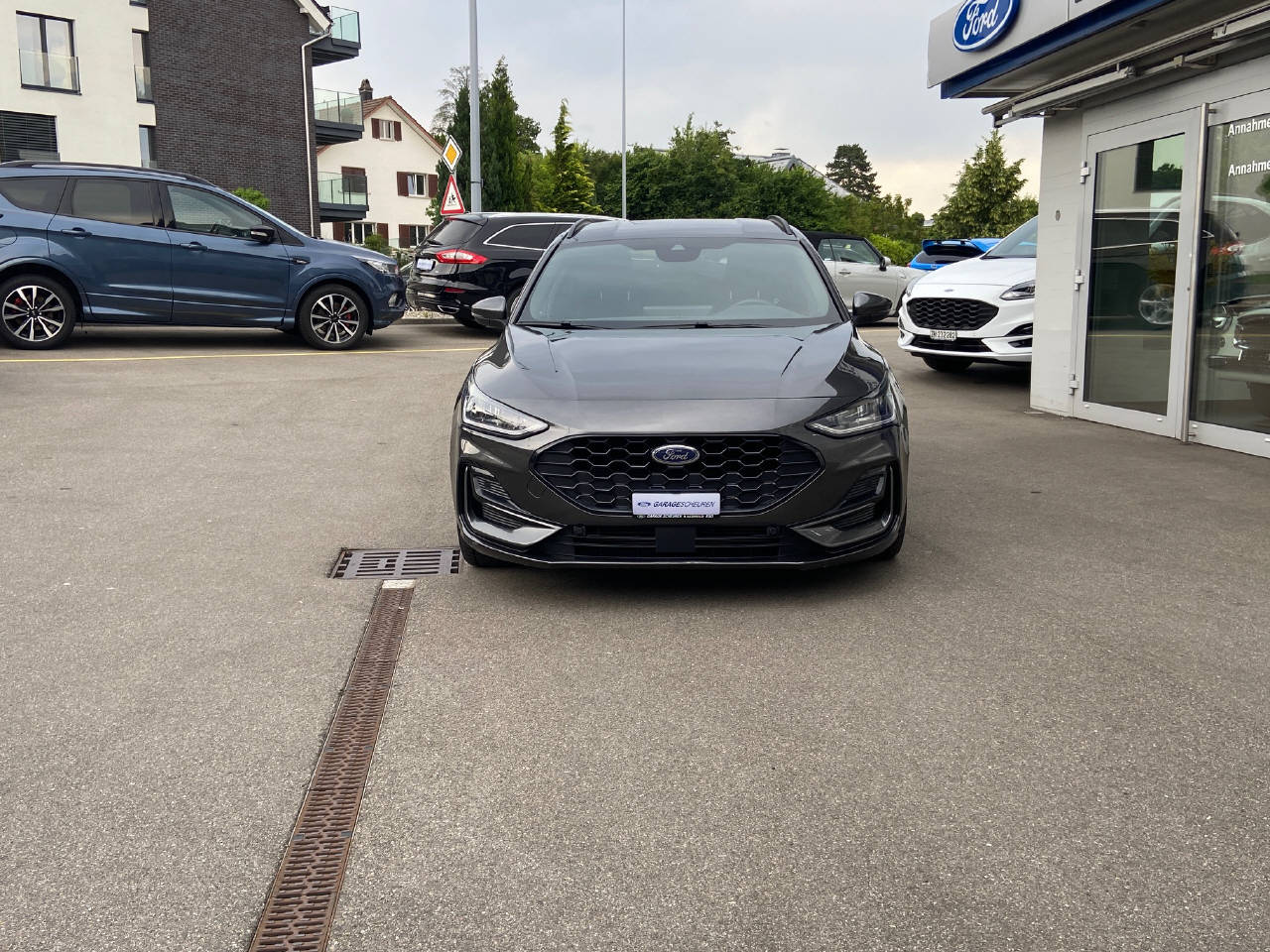 FORD Focus Station Wagon 1.0i EcoB Hybrid 155 ST-Line-image-1