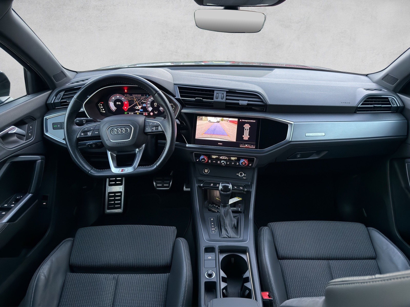 AUDI Q3 40 TDI S line Attraction quattro S-tronic-image-9