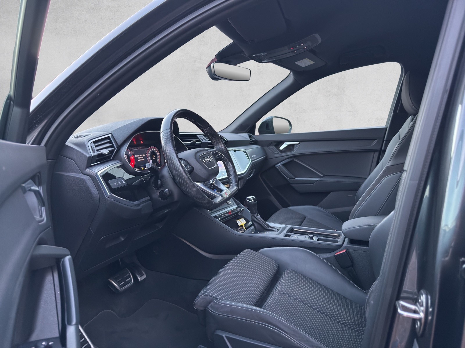 AUDI Q3 40 TDI S line Attraction quattro S-tronic-image-8
