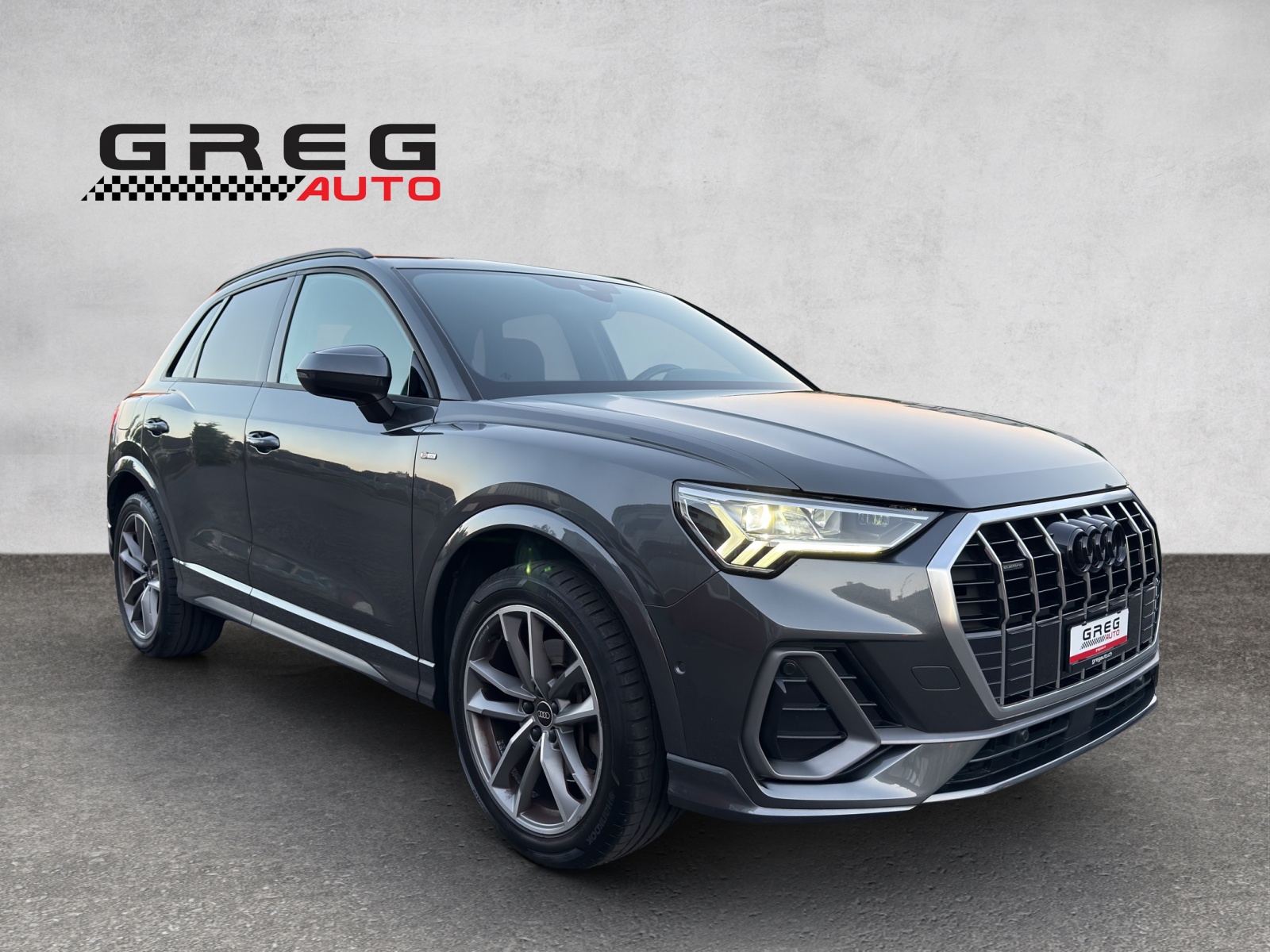 AUDI Q3 40 TDI S line Attraction quattro S-tronic-image-0