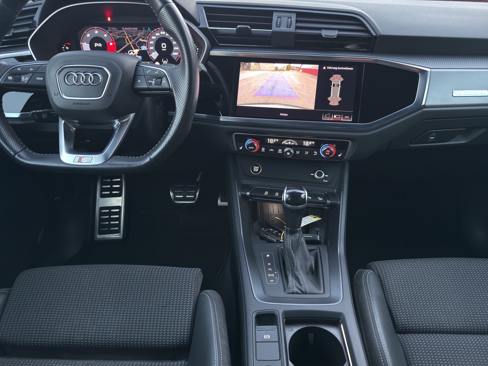 AUDI Q3 40 TDI S line Attraction quattro S-tronic-image-10