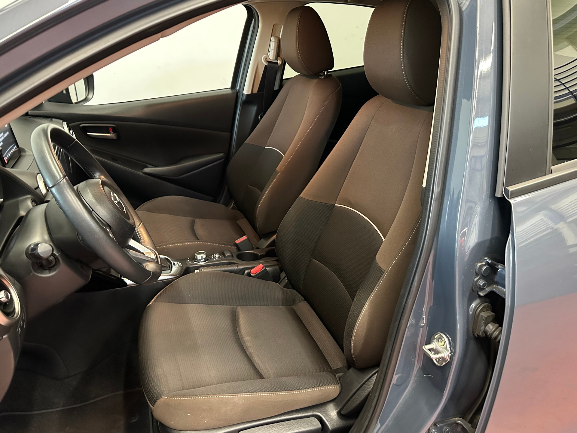 MAZDA 2 SKYACTIV-G 90 Ambition Automat-image-11