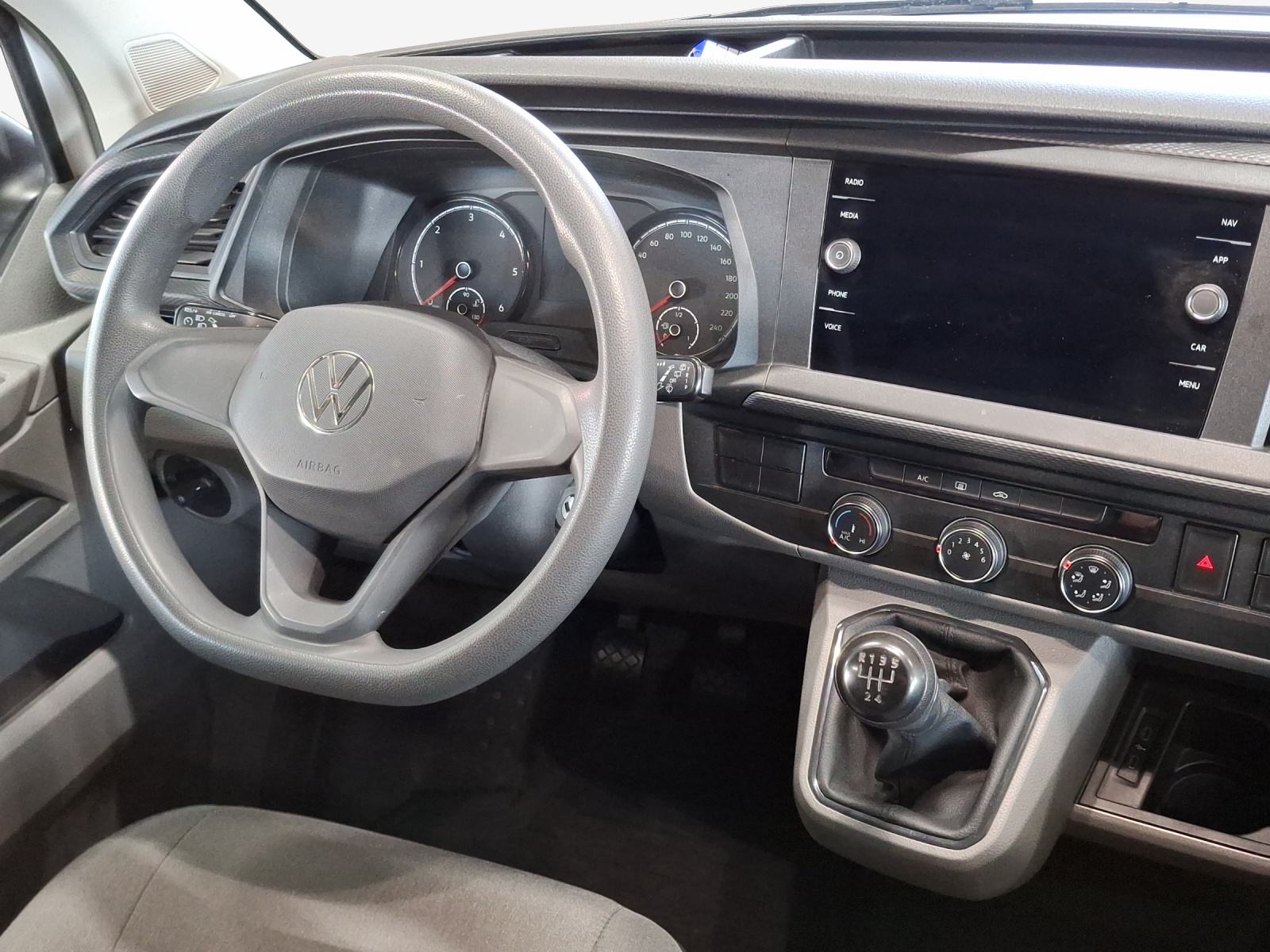 VW T6.1 2.0 TDI-image-8