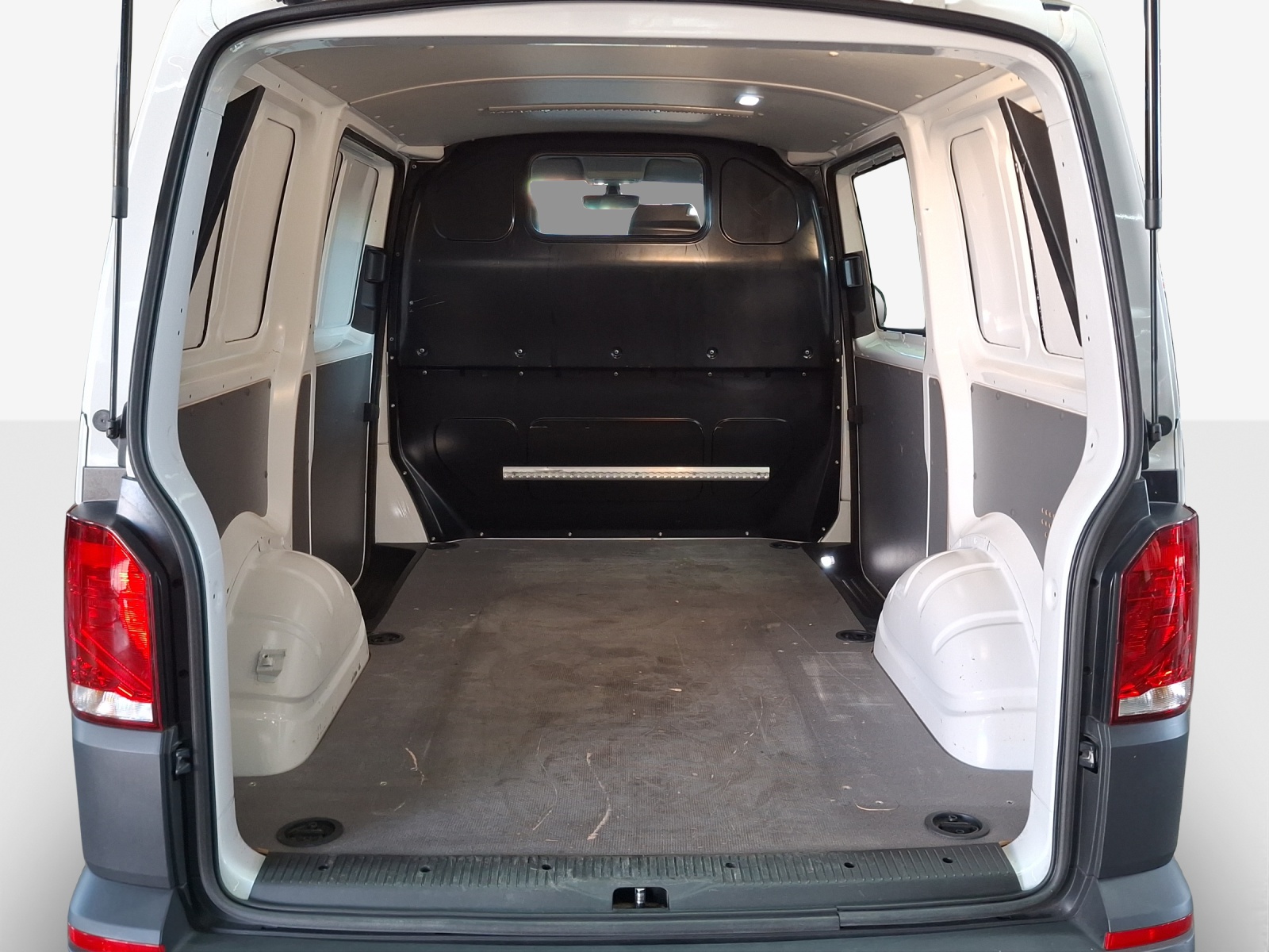 VW T6.1 2.0 TDI-image-12
