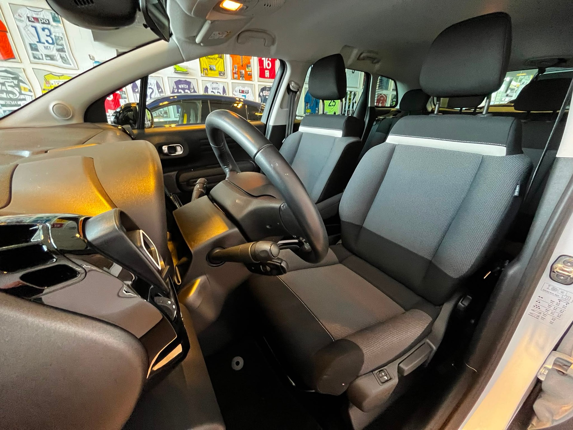 CITROEN C3 Aircross 1.2 SwissEAT6-image-11