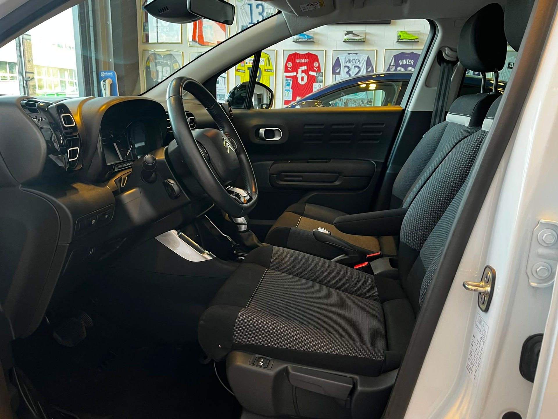 CITROEN C3 Aircross 1.2 SwissEAT6-image-12