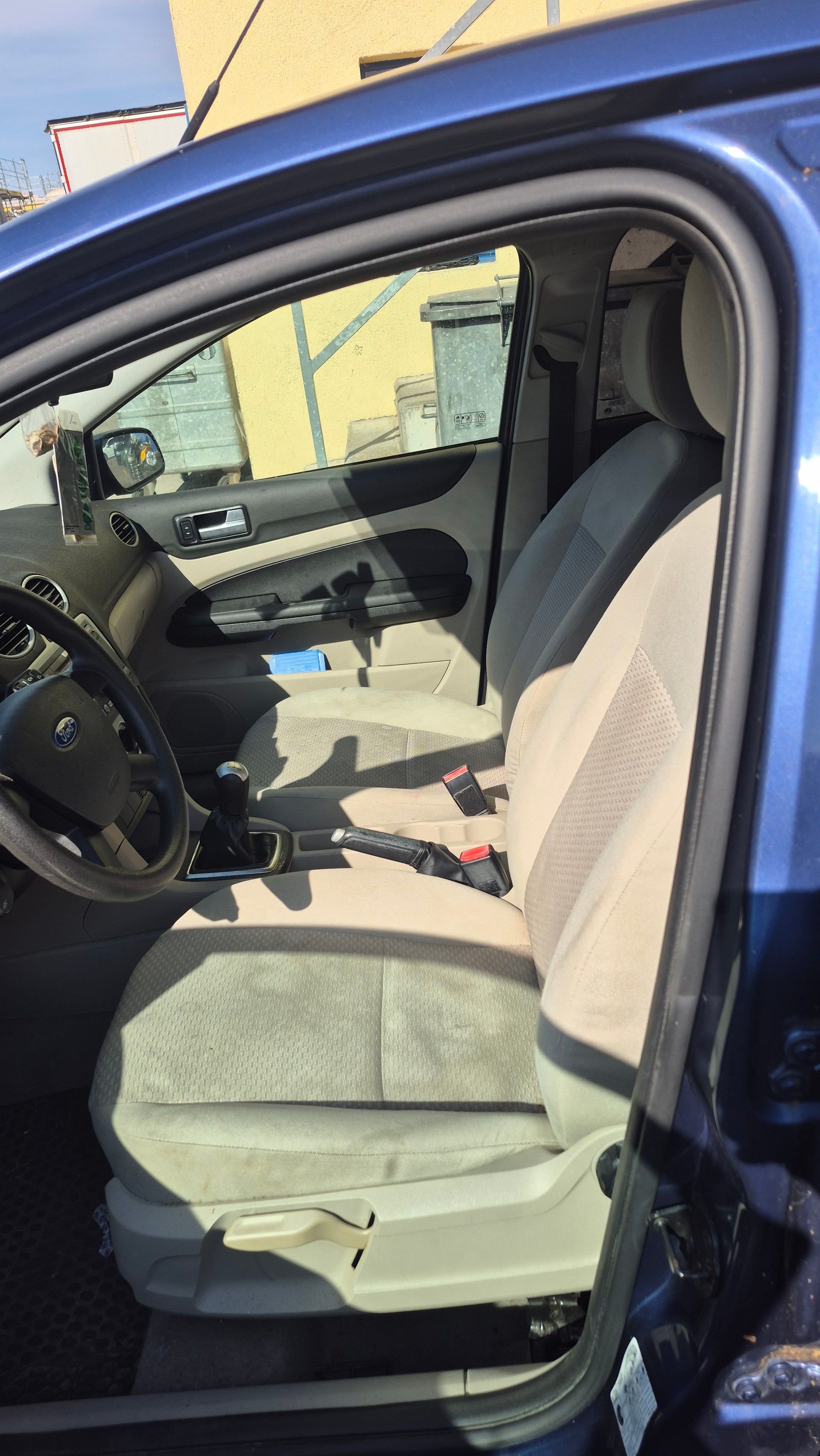 FORD Focus 1.6i Trend-image-7