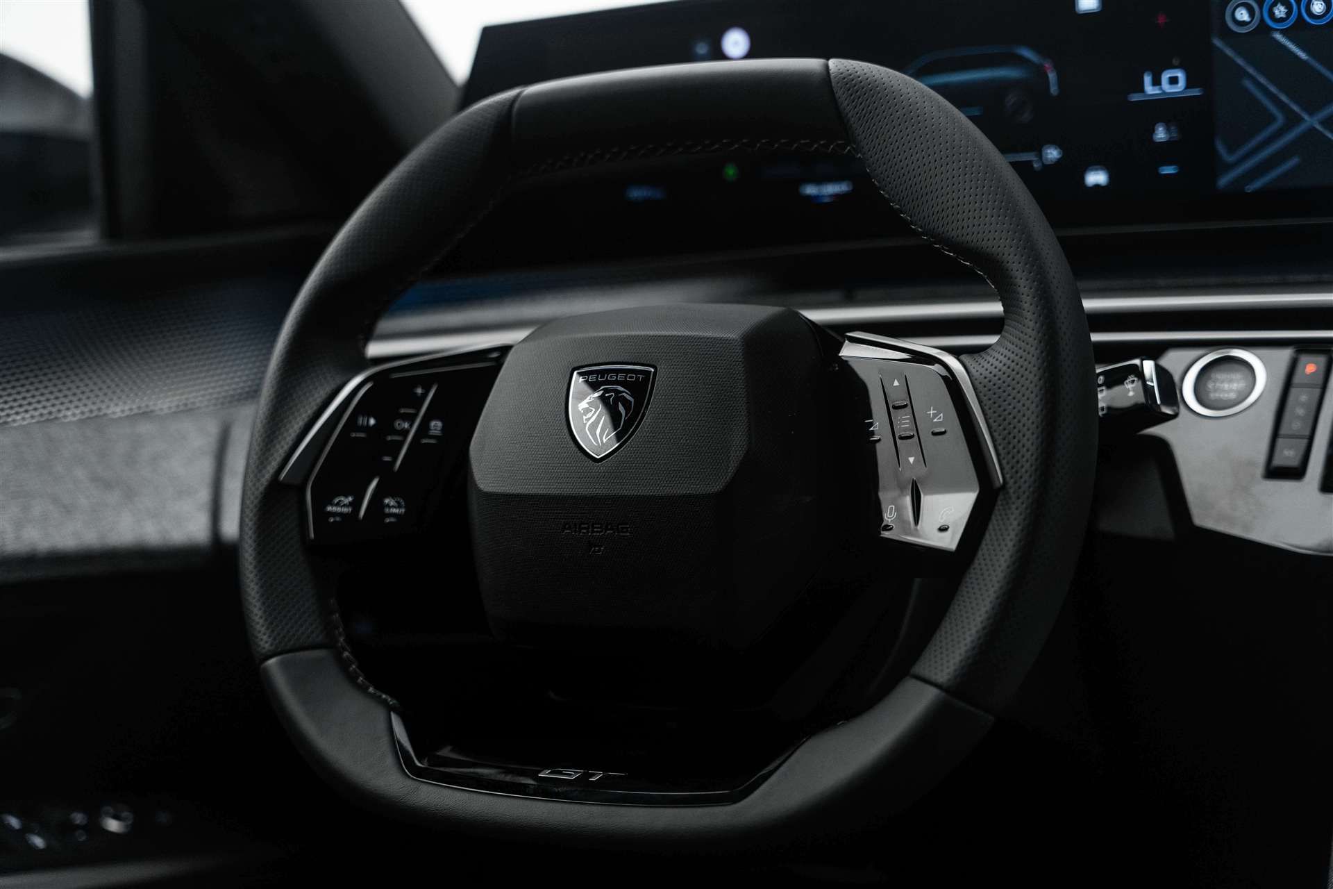 PEUGEOT 5008 145 Hybrid GT 7-Plätzer e-DCS-Automat-image-8