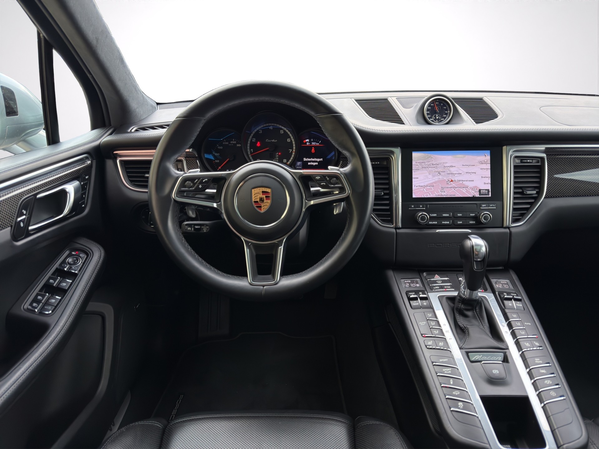 PORSCHE Macan Turbo Performance PDK-image-13