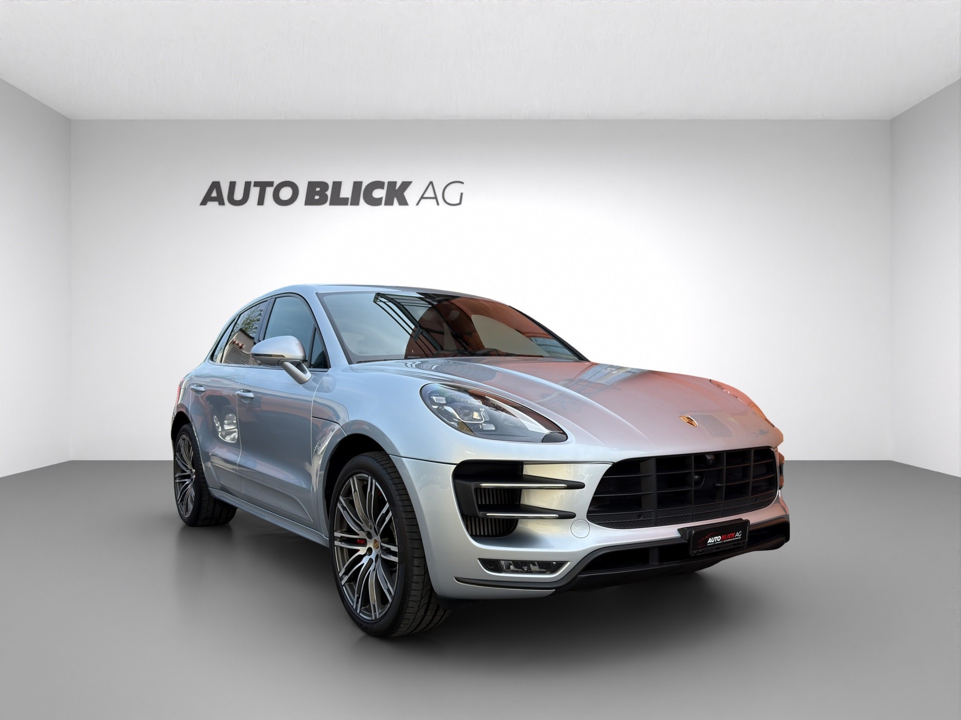 PORSCHE Macan Turbo Performance PDK-showroom-element-1