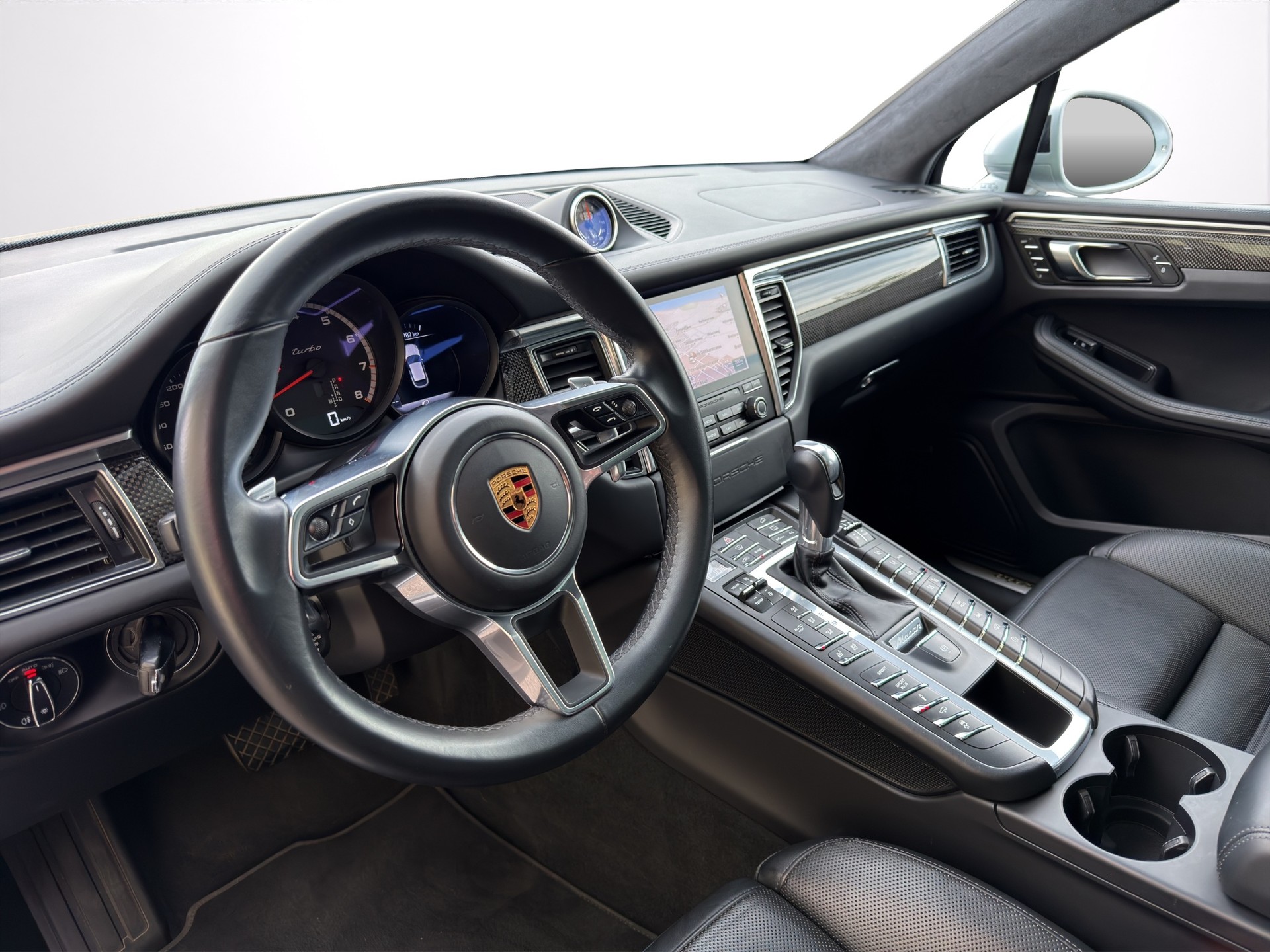 PORSCHE Macan Turbo Performance PDK-image-11