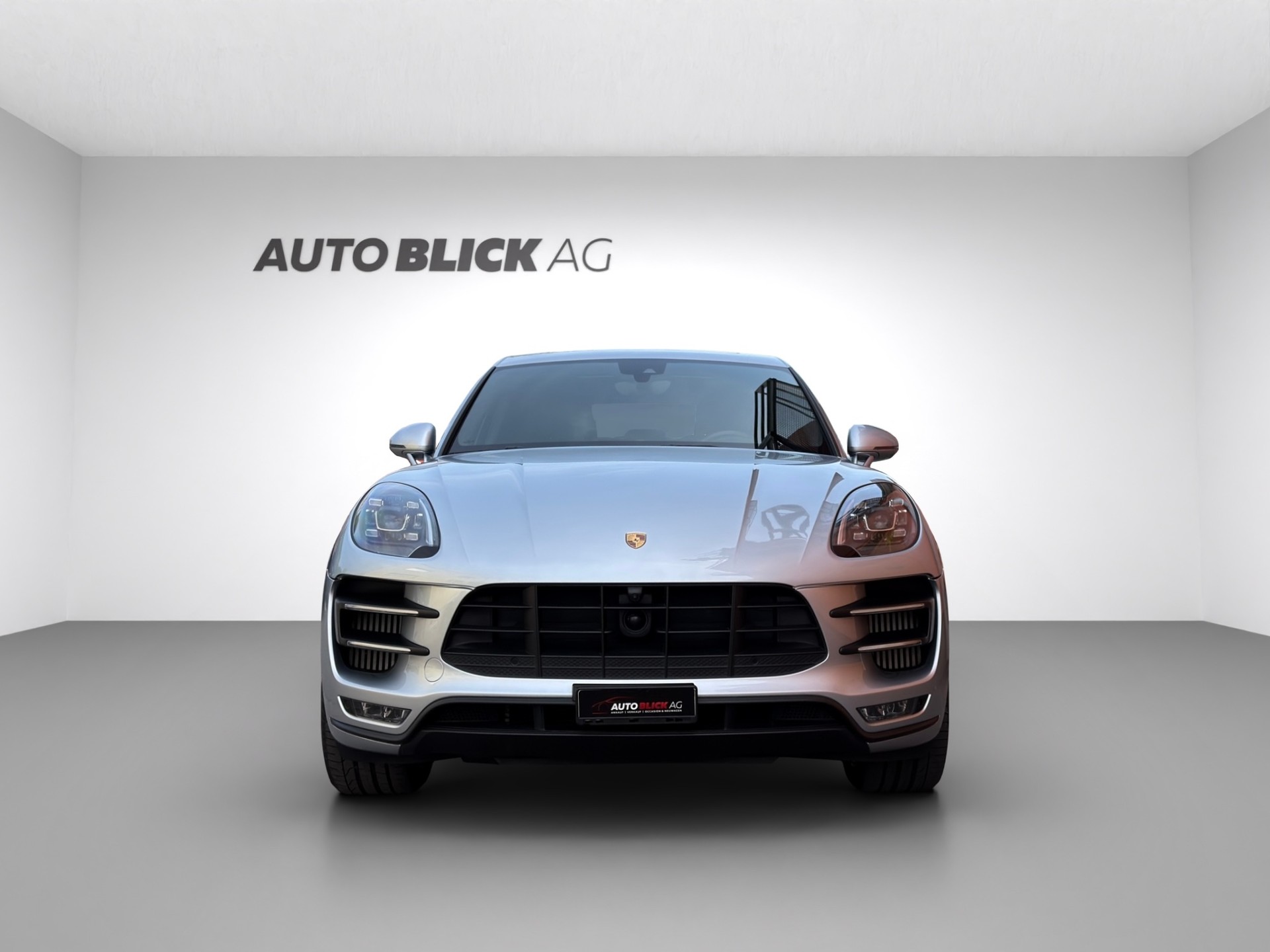 PORSCHE Macan Turbo Performance PDK-showroom-element-2